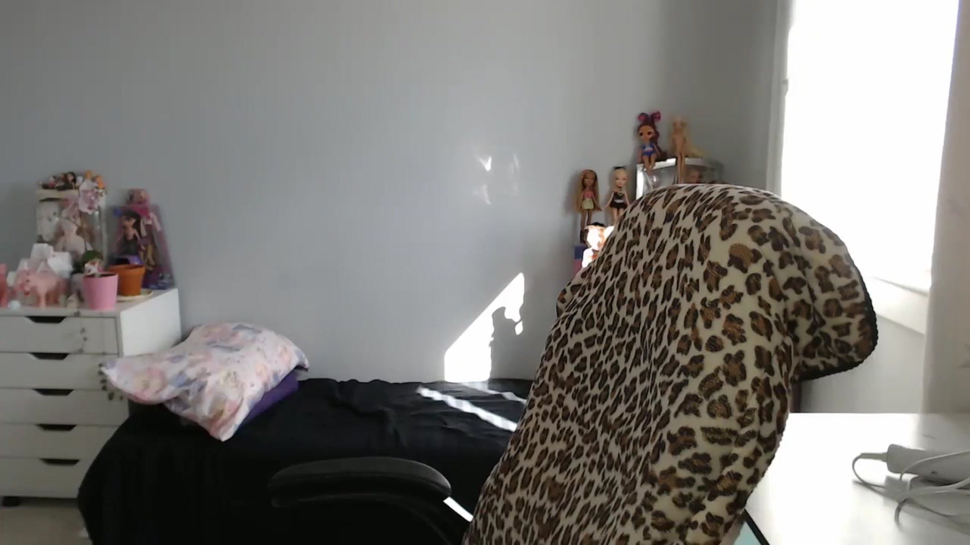Gallery image thumbnail from GemmaMinx's myfreecams stream on, 10/12/2023, 18:02 image 13 of 20