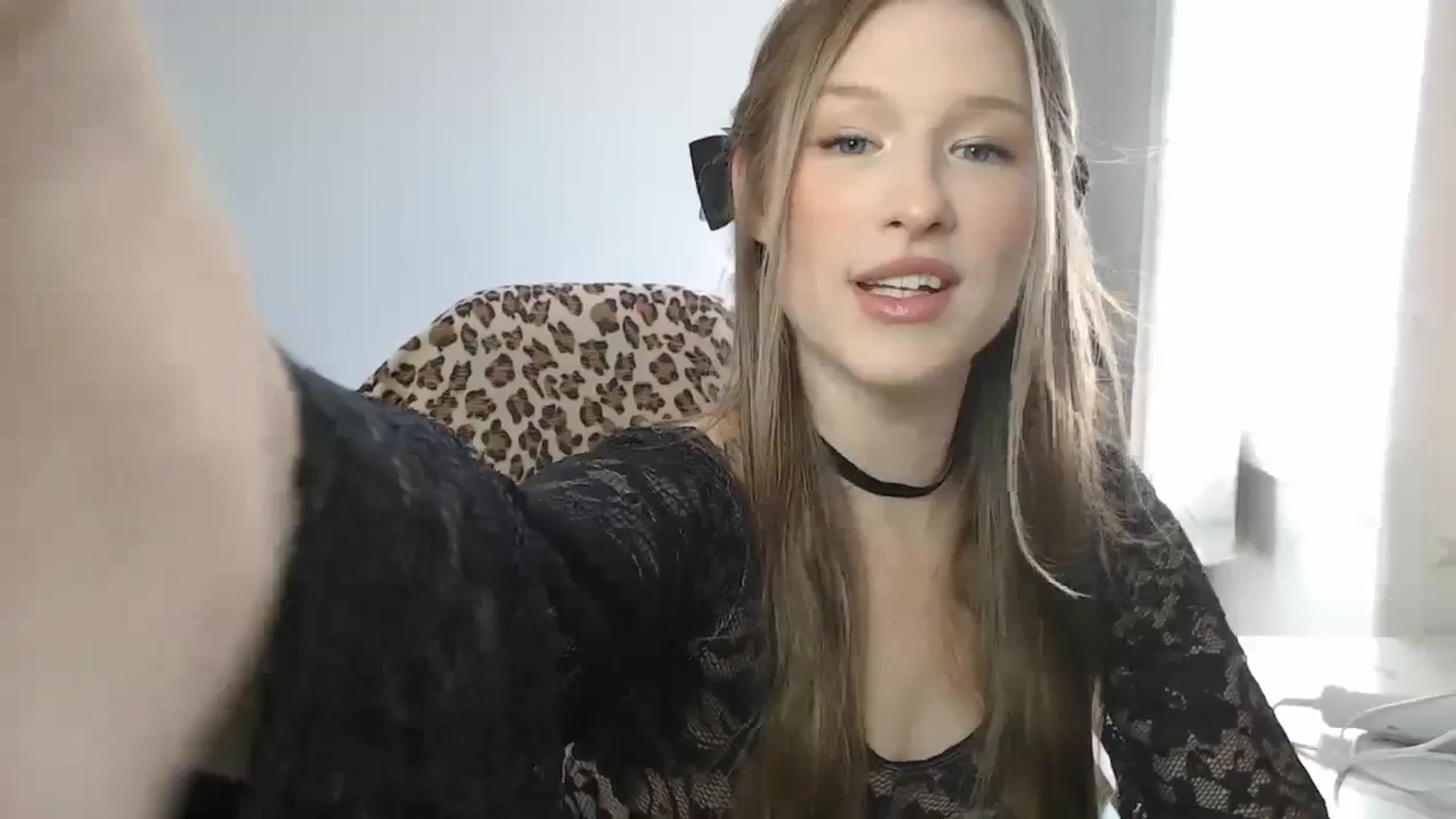 Gallery image thumbnail from GemmaMinx's myfreecams stream on, 10/12/2023, 18:02 image 8 of 20