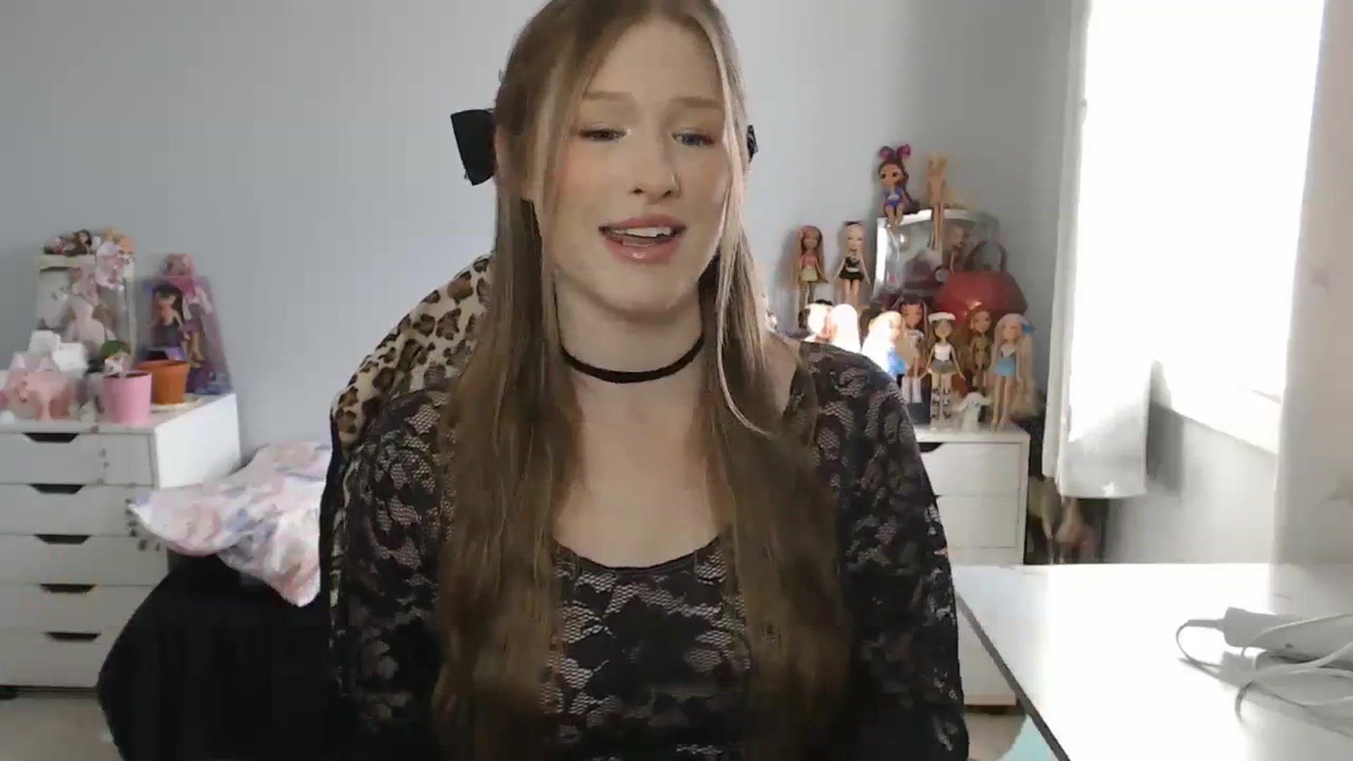 Gallery image thumbnail from GemmaMinx's myfreecams stream on, 10/12/2023, 18:02 image 15 of 20