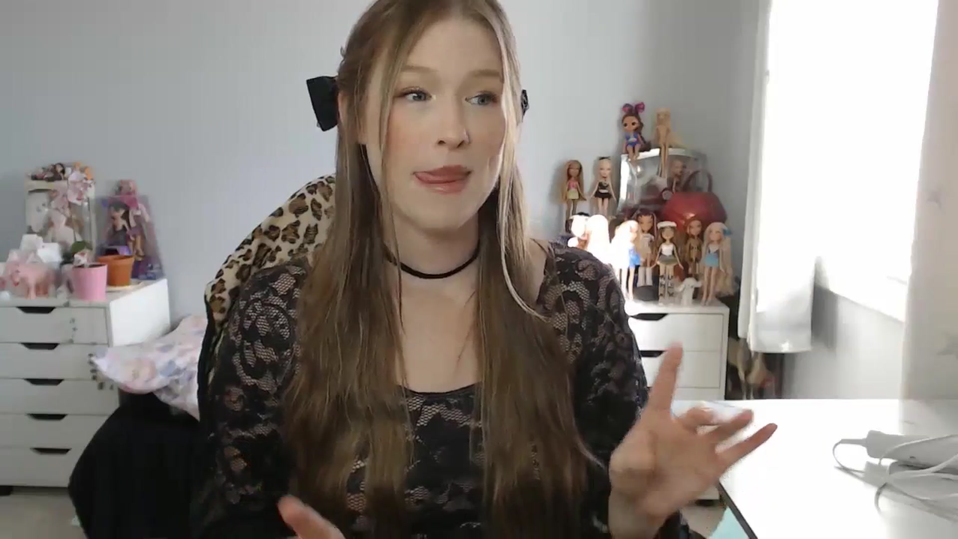 Gallery image thumbnail from GemmaMinx's myfreecams stream on, 10/12/2023, 18:02 image 16 of 20