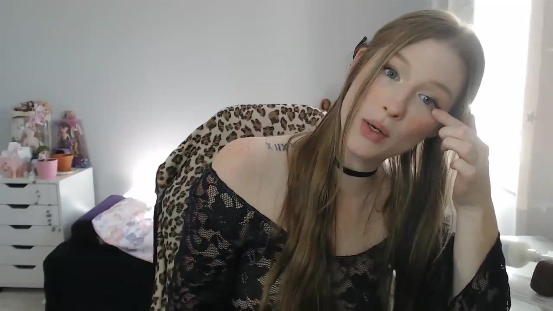 Gallery image thumbnail from GemmaMinx's myfreecams stream on, 10/12/2023, 19:25 image 4 of 20