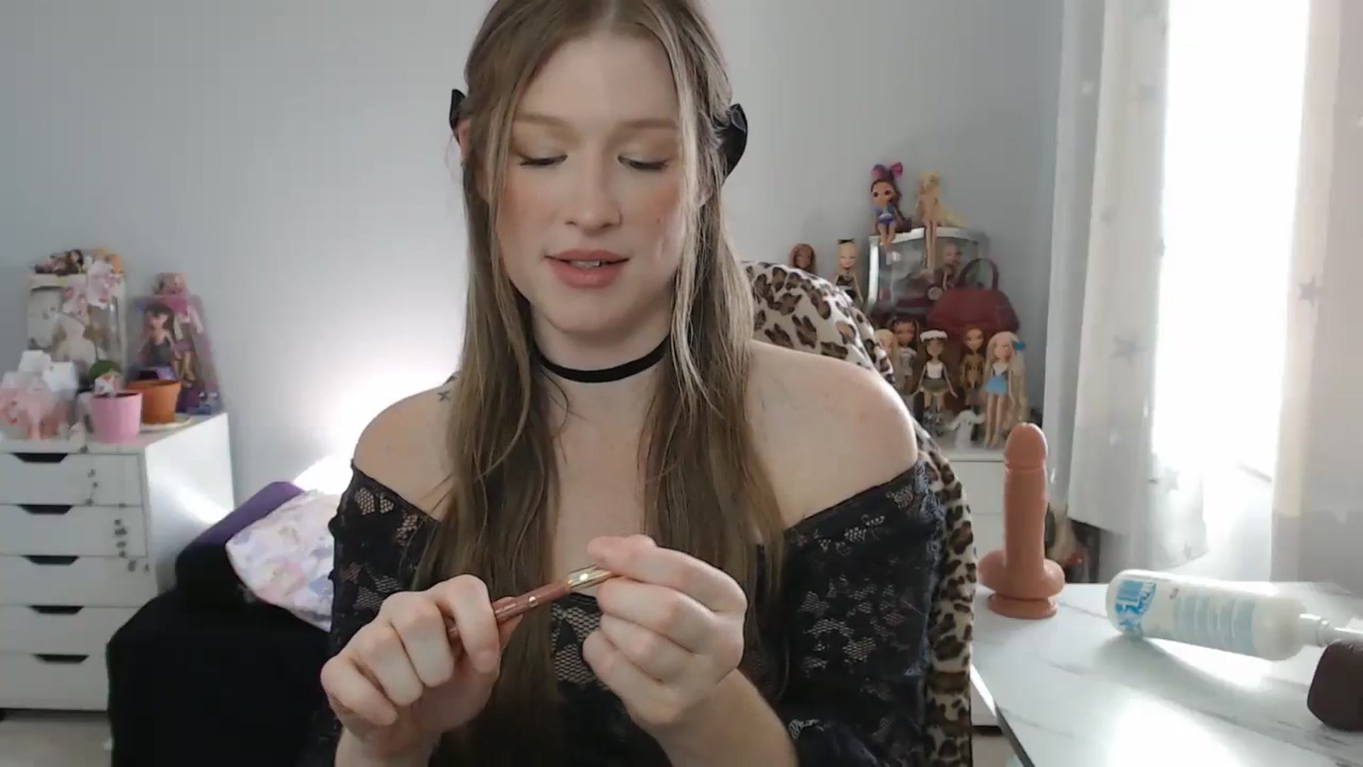 Gallery image thumbnail from GemmaMinx's myfreecams stream on, 10/12/2023, 19:25 image 5 of 20