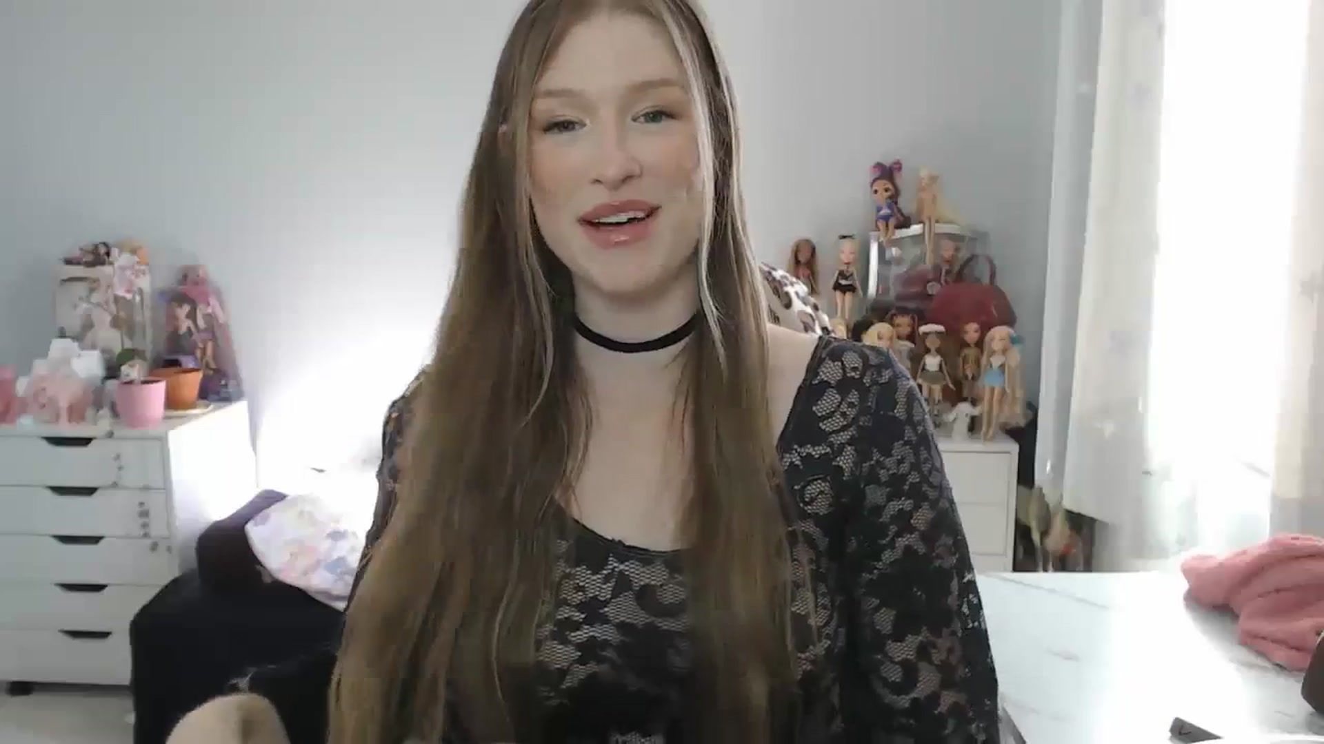 Gallery image thumbnail from GemmaMinx's myfreecams stream on, 10/12/2023, 19:25 image 12 of 20