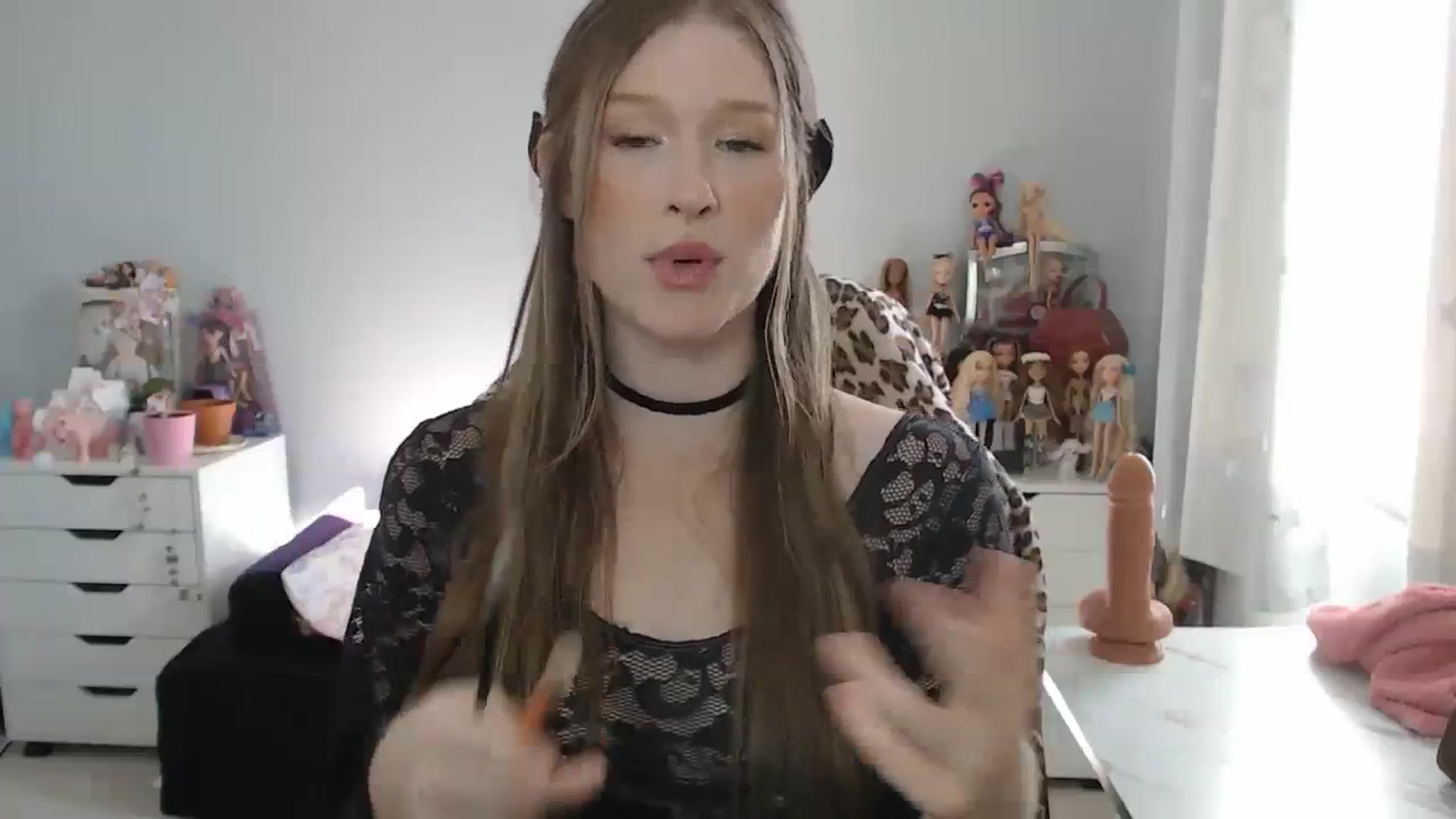 Gallery image thumbnail from GemmaMinx's myfreecams stream on, 10/12/2023, 19:25 image 7 of 20
