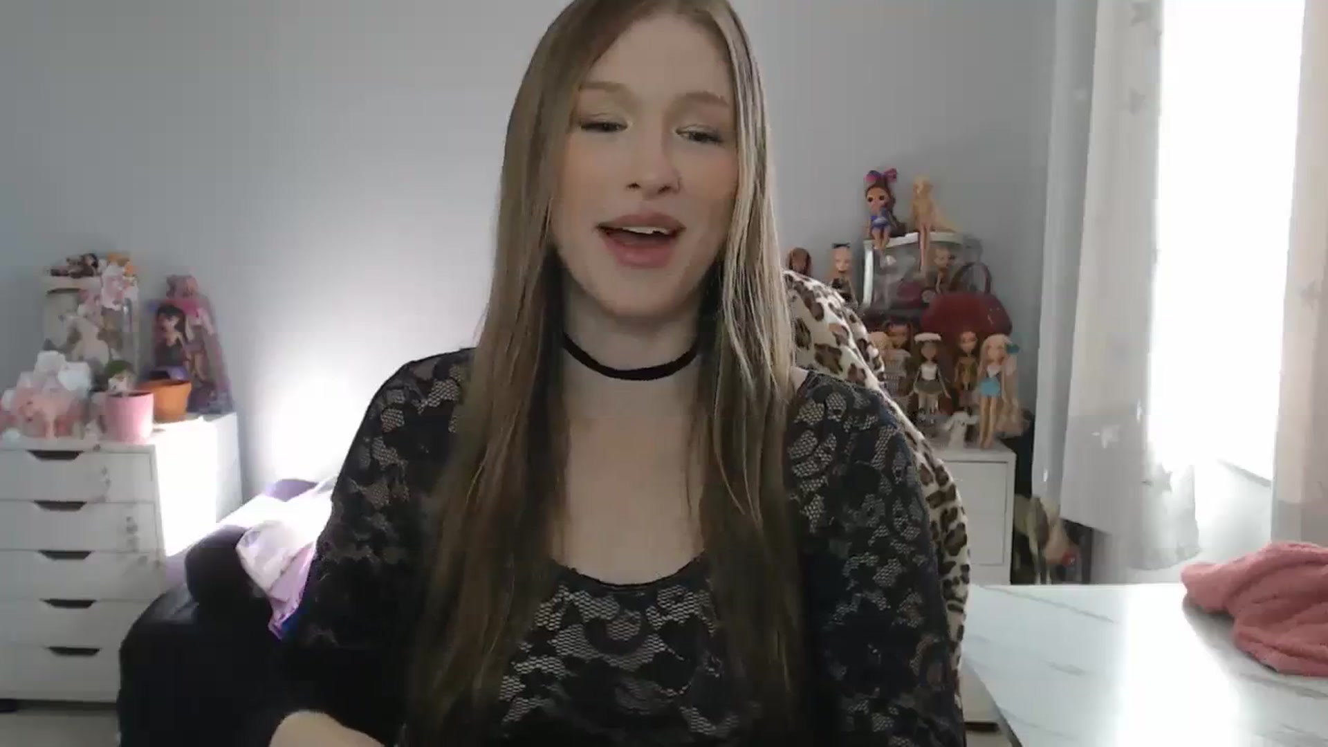 Gallery image thumbnail from GemmaMinx's myfreecams stream on, 10/12/2023, 19:25 image 19 of 20