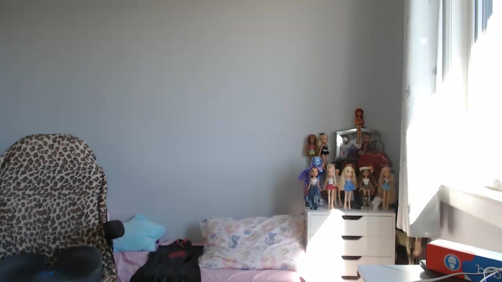 Gallery image thumbnail from GemmaMinx's myfreecams stream on, 10/23/2023, 17:07 image 18 of 20