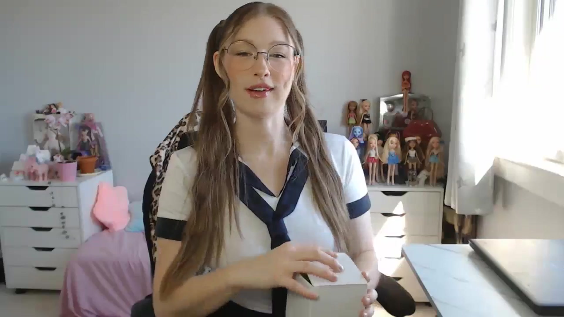 Gallery image thumbnail from GemmaMinx's myfreecams stream on, 10/23/2023, 17:07 image 5 of 20