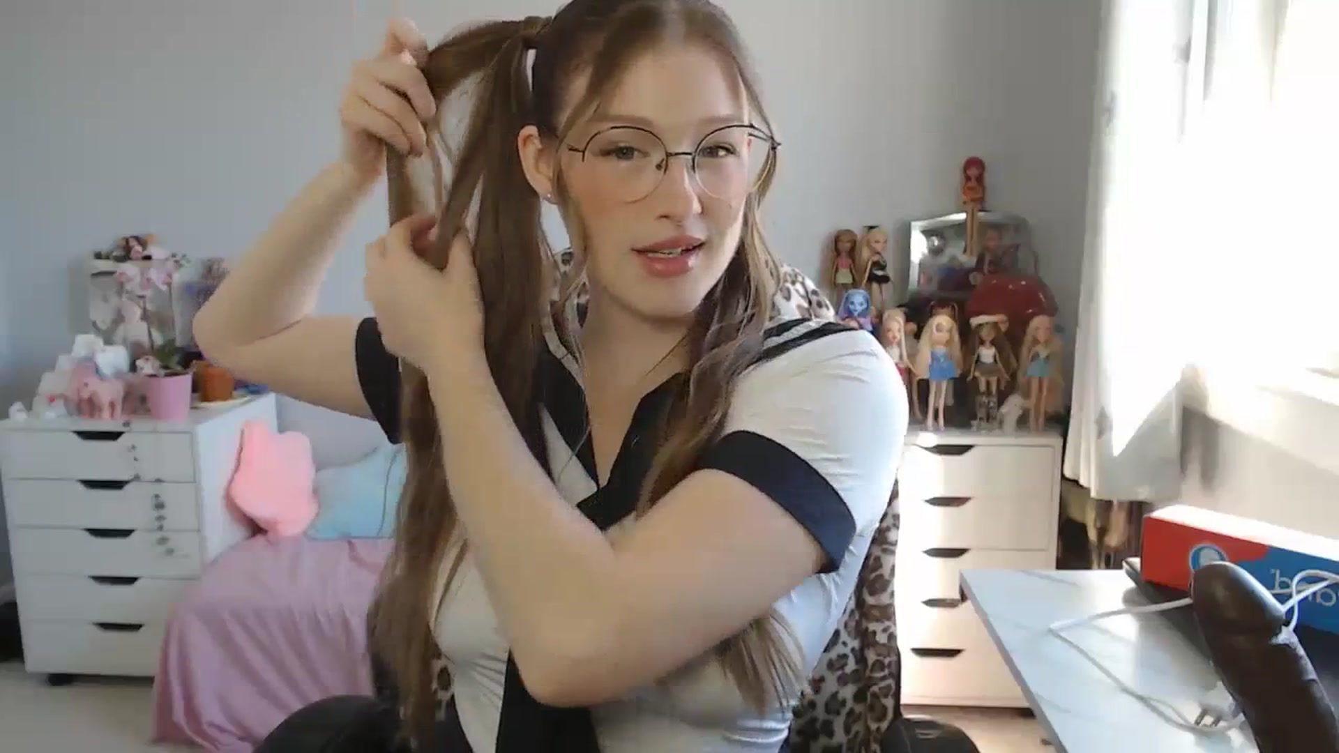 Gallery image thumbnail from GemmaMinx's myfreecams stream on, 10/23/2023, 17:07 image 14 of 20