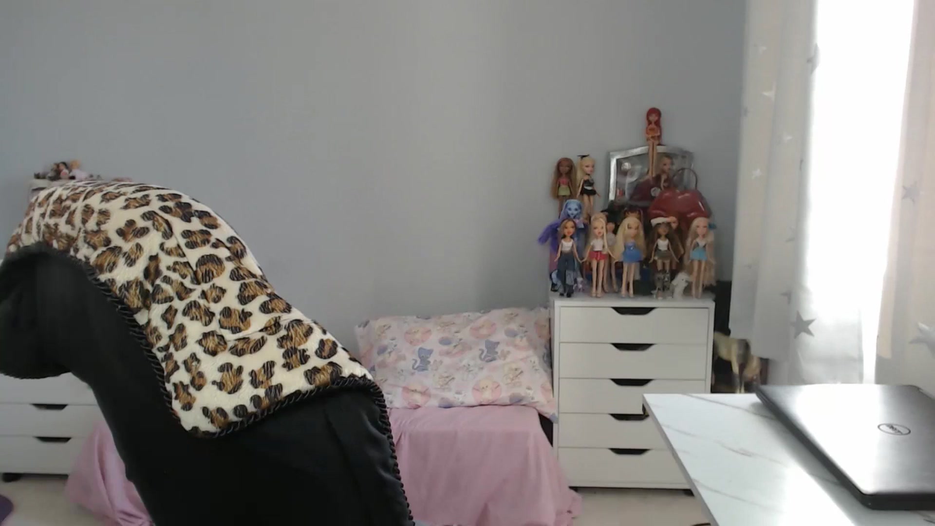 Gallery image thumbnail from GemmaMinx's myfreecams stream on, 10/23/2023, 18:31 image 9 of 20
