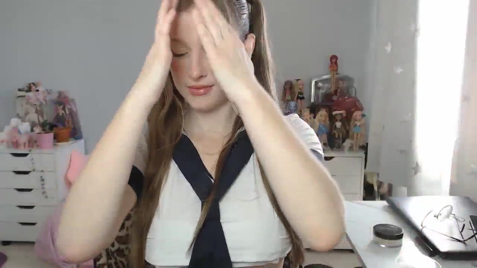 Gallery image thumbnail from GemmaMinx's myfreecams stream on, 10/23/2023, 18:31 image 5 of 20