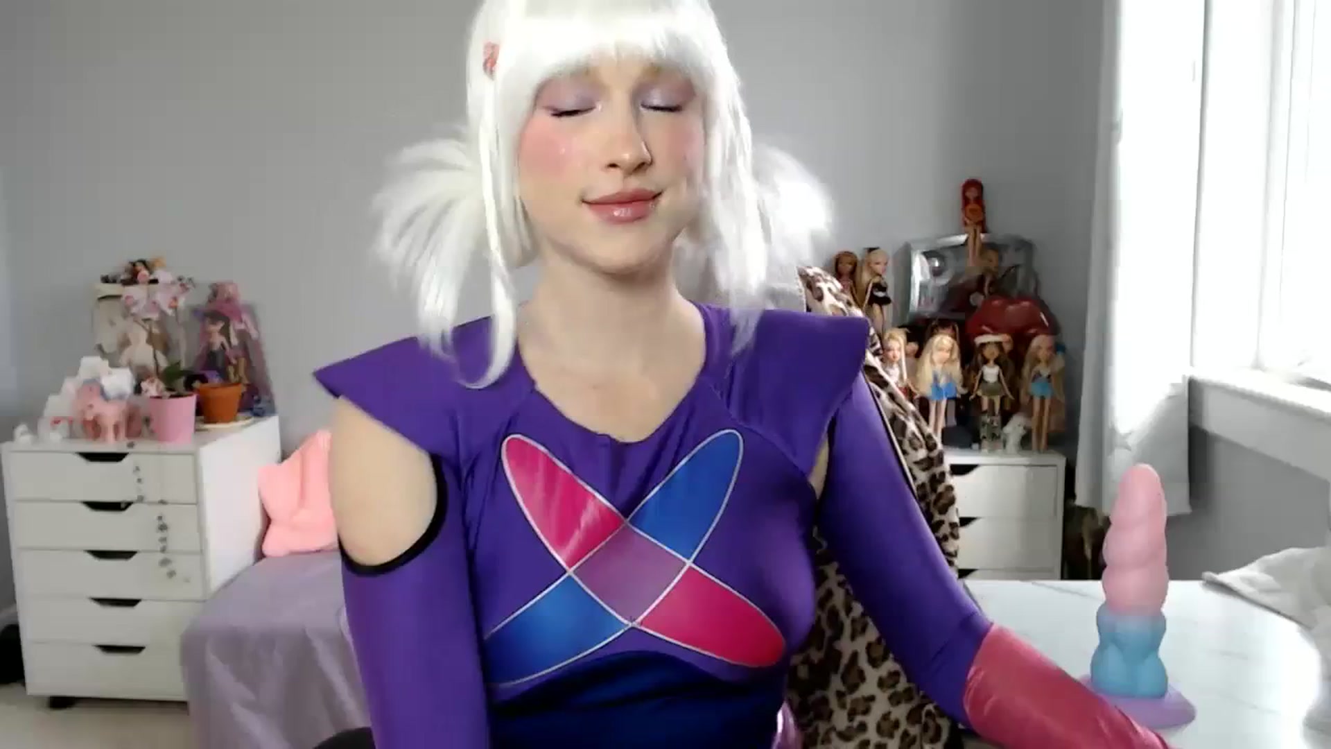 Gallery image thumbnail from GemmaMinx's myfreecams stream on, 10/25/2023, 18:20 image 1 of 20