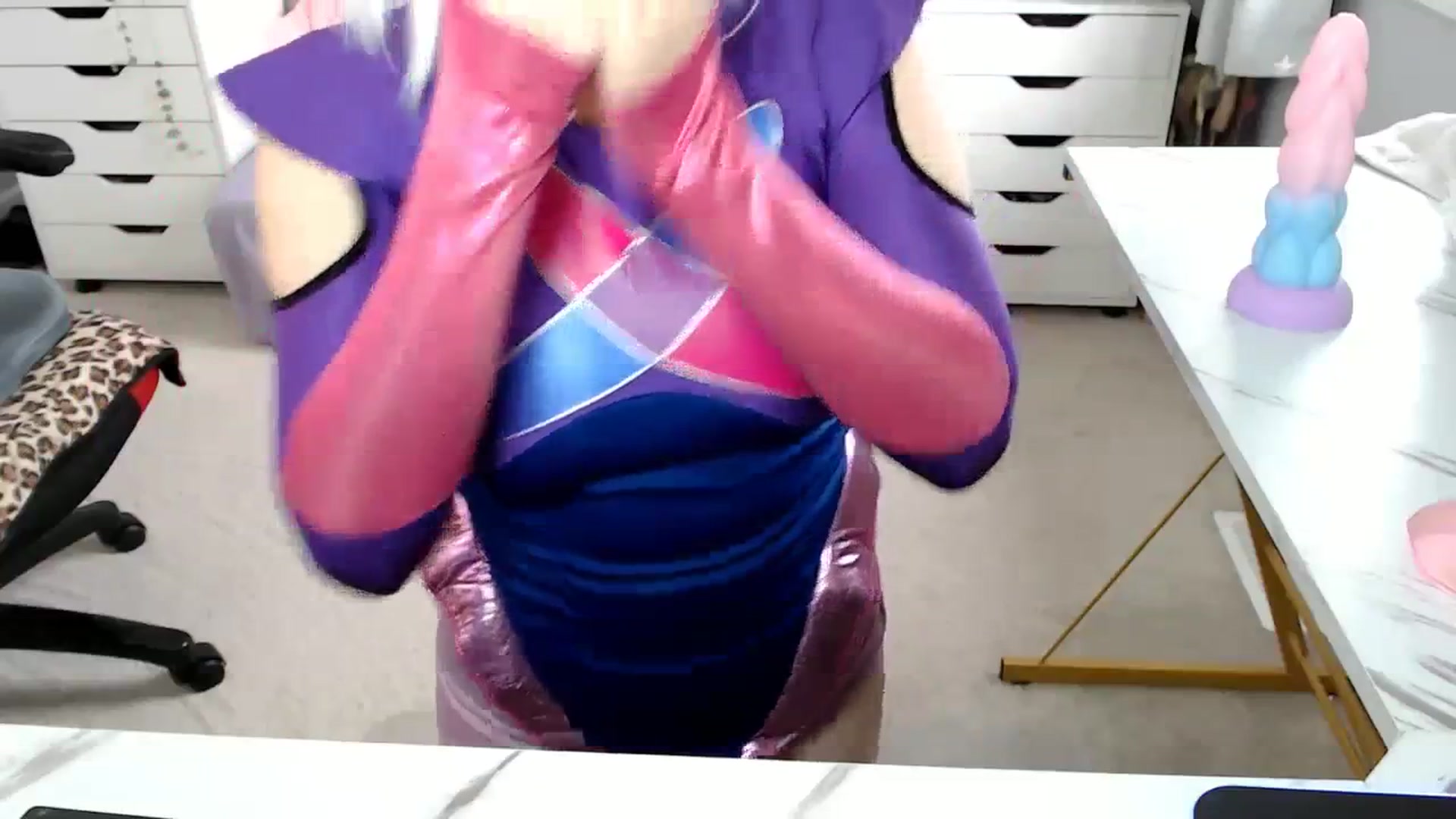 Gallery image thumbnail from GemmaMinx's myfreecams stream on, 10/25/2023, 18:20 image 3 of 20