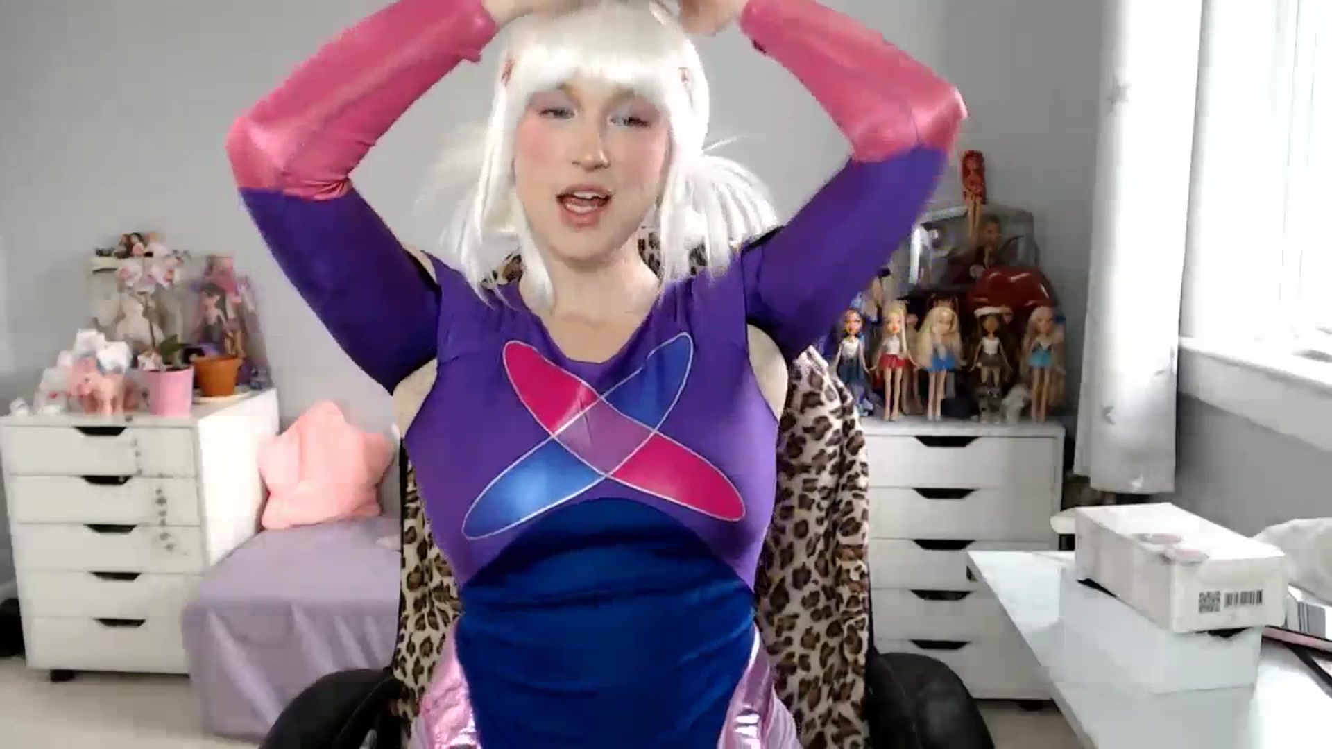 Gallery image thumbnail from GemmaMinx's myfreecams stream on, 10/25/2023, 18:20 image 19 of 20