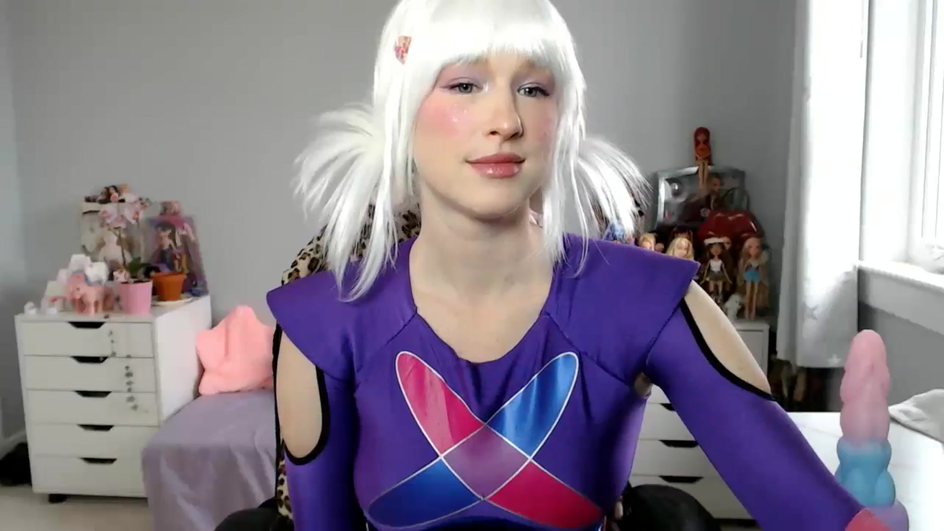 Gallery image thumbnail from GemmaMinx's myfreecams stream on, 10/25/2023, 18:20 image 2 of 20