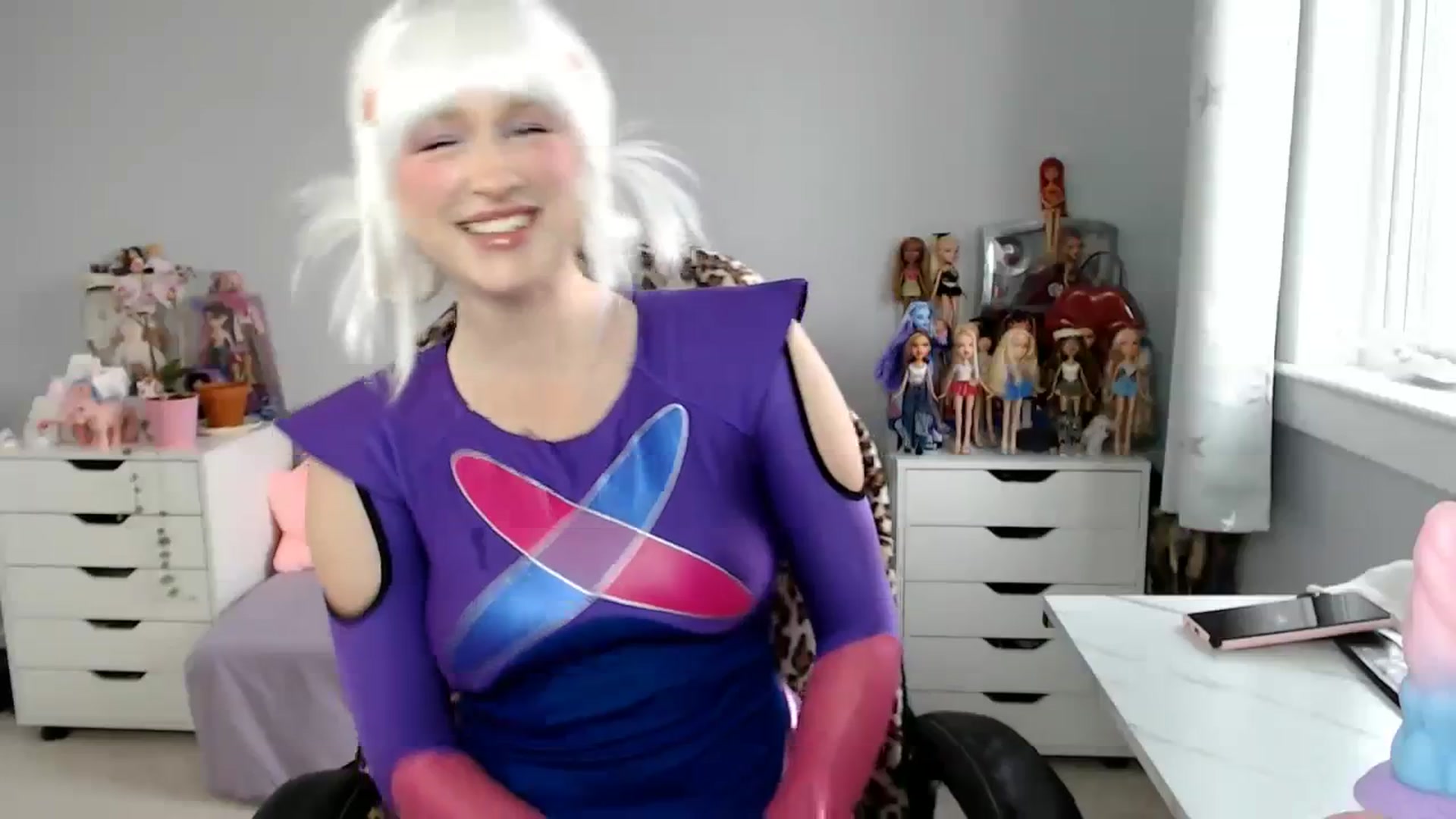Gallery image thumbnail from GemmaMinx's myfreecams stream on, 10/25/2023, 18:20 image 17 of 20