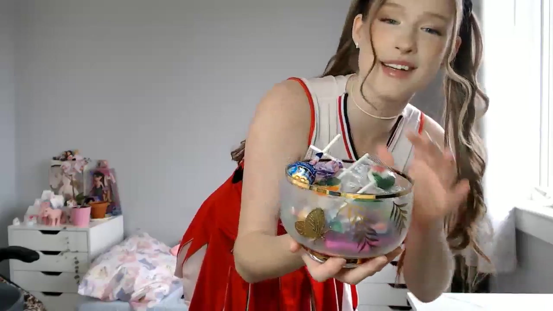 Gallery image thumbnail from GemmaMinx's myfreecams stream on, 10/31/2023, 16:38 image 8 of 20