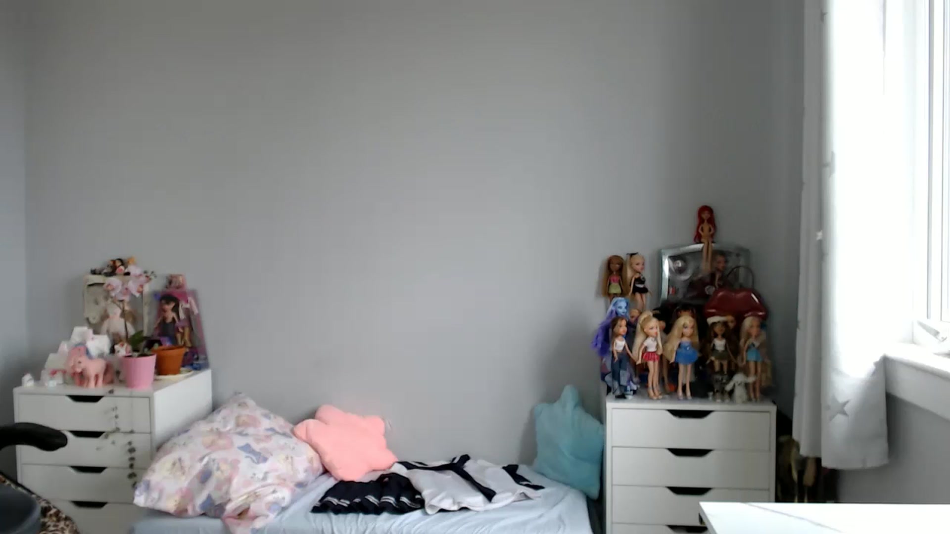 Gallery image thumbnail from GemmaMinx's myfreecams stream on, 10/31/2023, 16:38 image 11 of 20