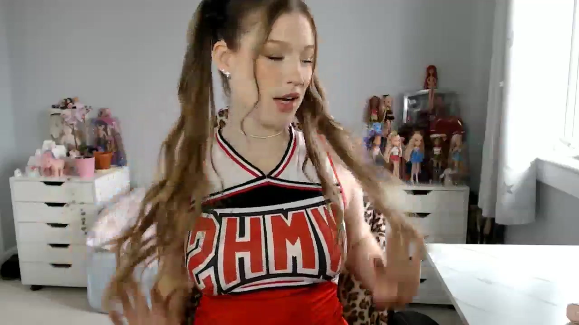 Gallery image thumbnail from GemmaMinx's myfreecams stream on, 10/31/2023, 16:38 image 18 of 20