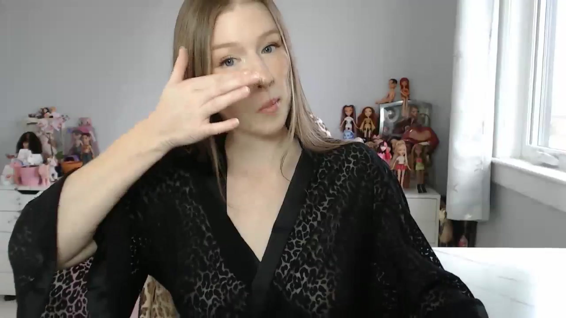 Gallery image thumbnail from GemmaMinx's myfreecams stream on, 11/21/2023, 16:35 image 5 of 20
