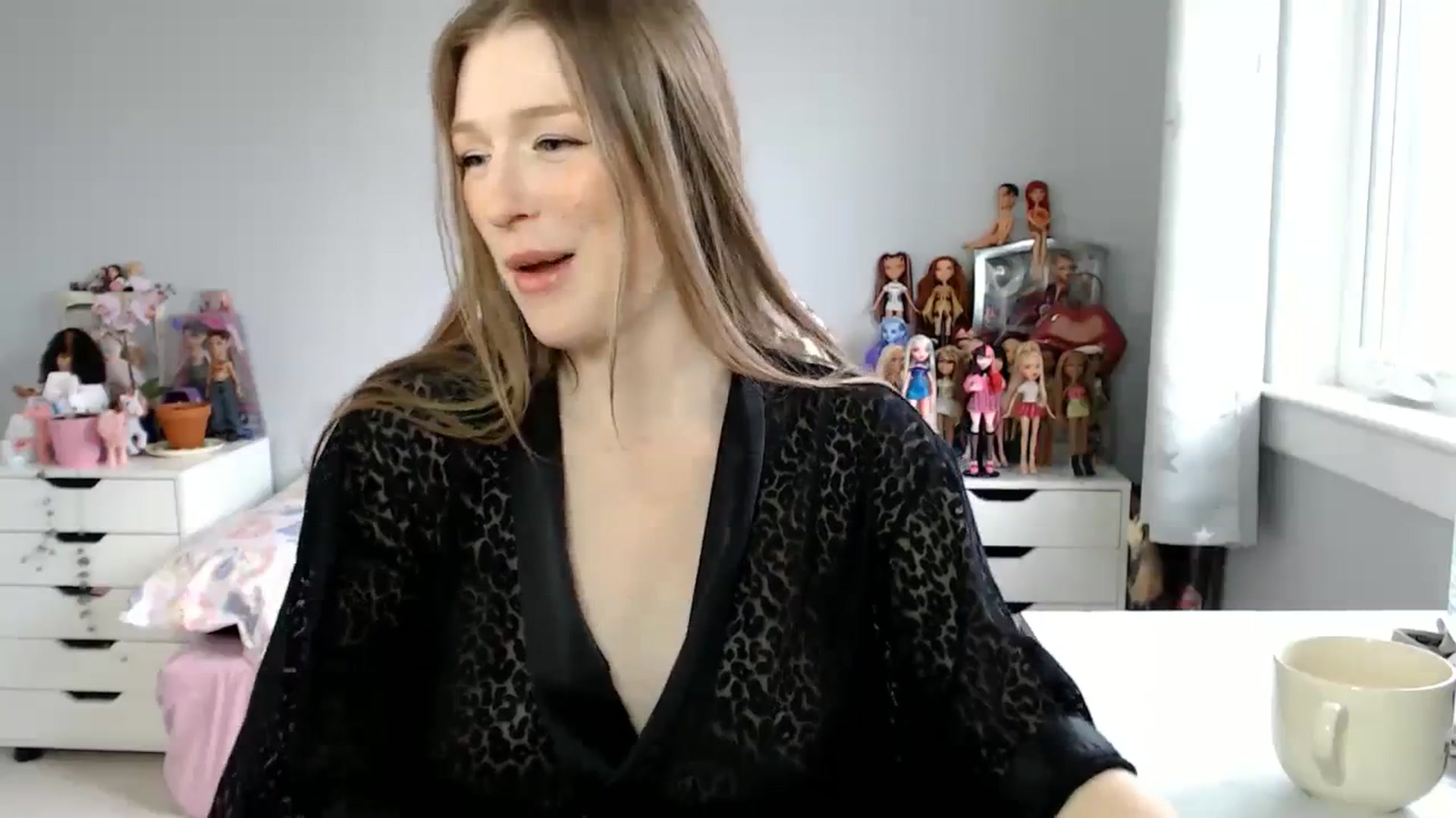 Gallery image thumbnail from GemmaMinx's myfreecams stream on, 11/21/2023, 18:15 image 19 of 20