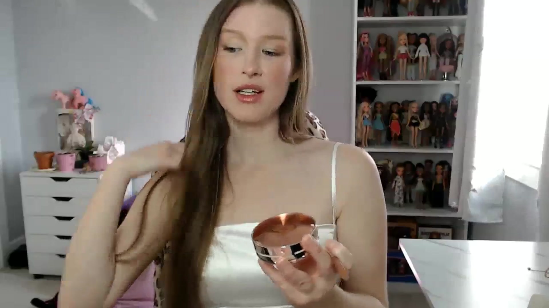 Gallery image thumbnail from GemmaMinx's myfreecams stream on, 03/05/2024, 19:35 image 2 of 20