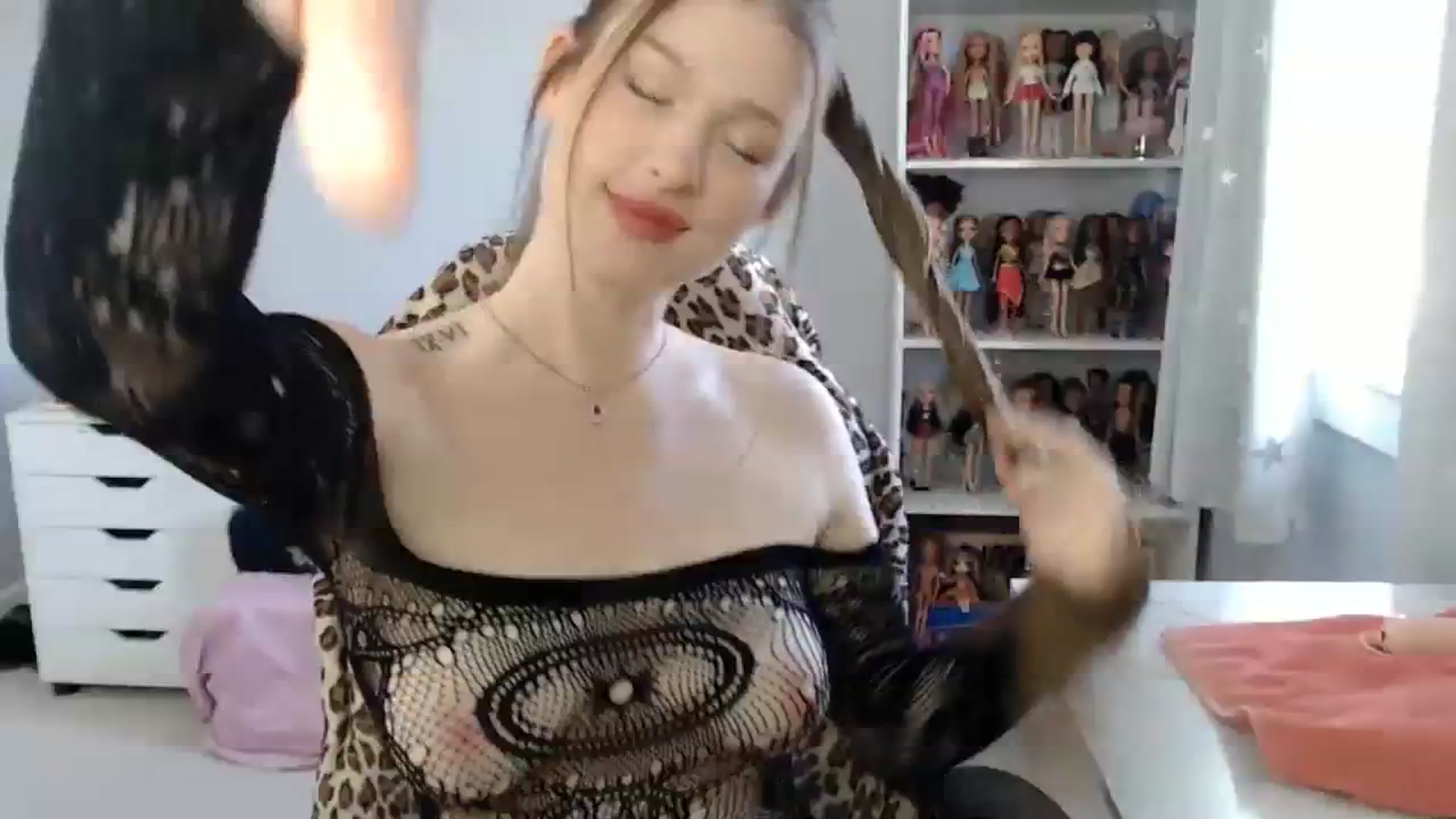 Gallery image thumbnail from GemmaMinx's myfreecams stream on, 03/12/2024, 18:54 image 1 of 20