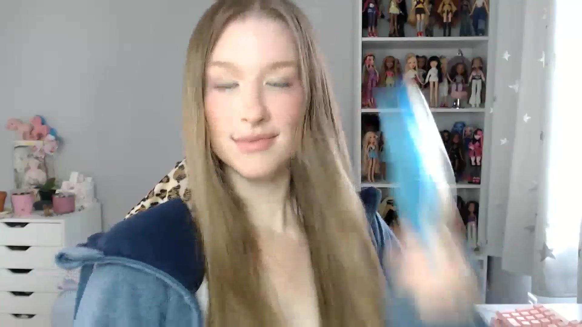 Gallery image thumbnail from GemmaMinx's myfreecams stream on, 04/15/2024, 18:55 image 4 of 20