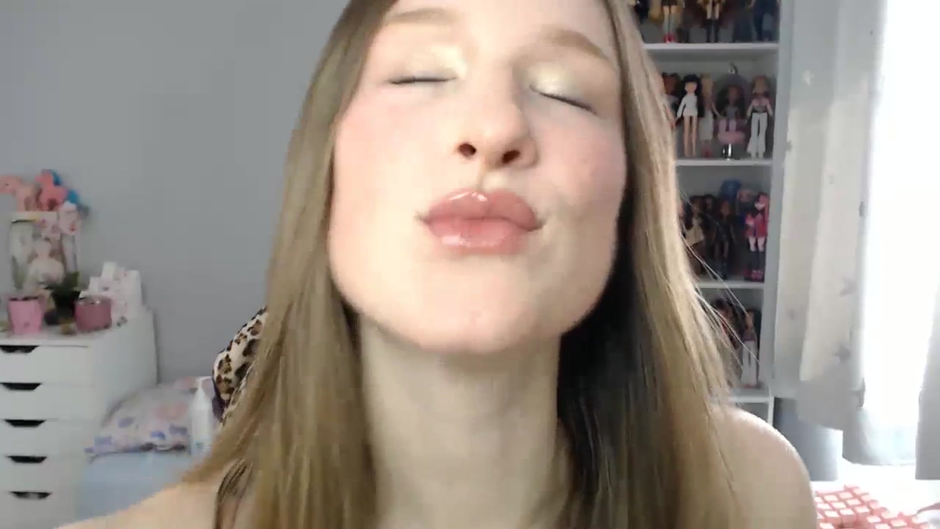 Gallery image thumbnail from GemmaMinx's myfreecams stream on, 04/15/2024, 18:55 image 11 of 20