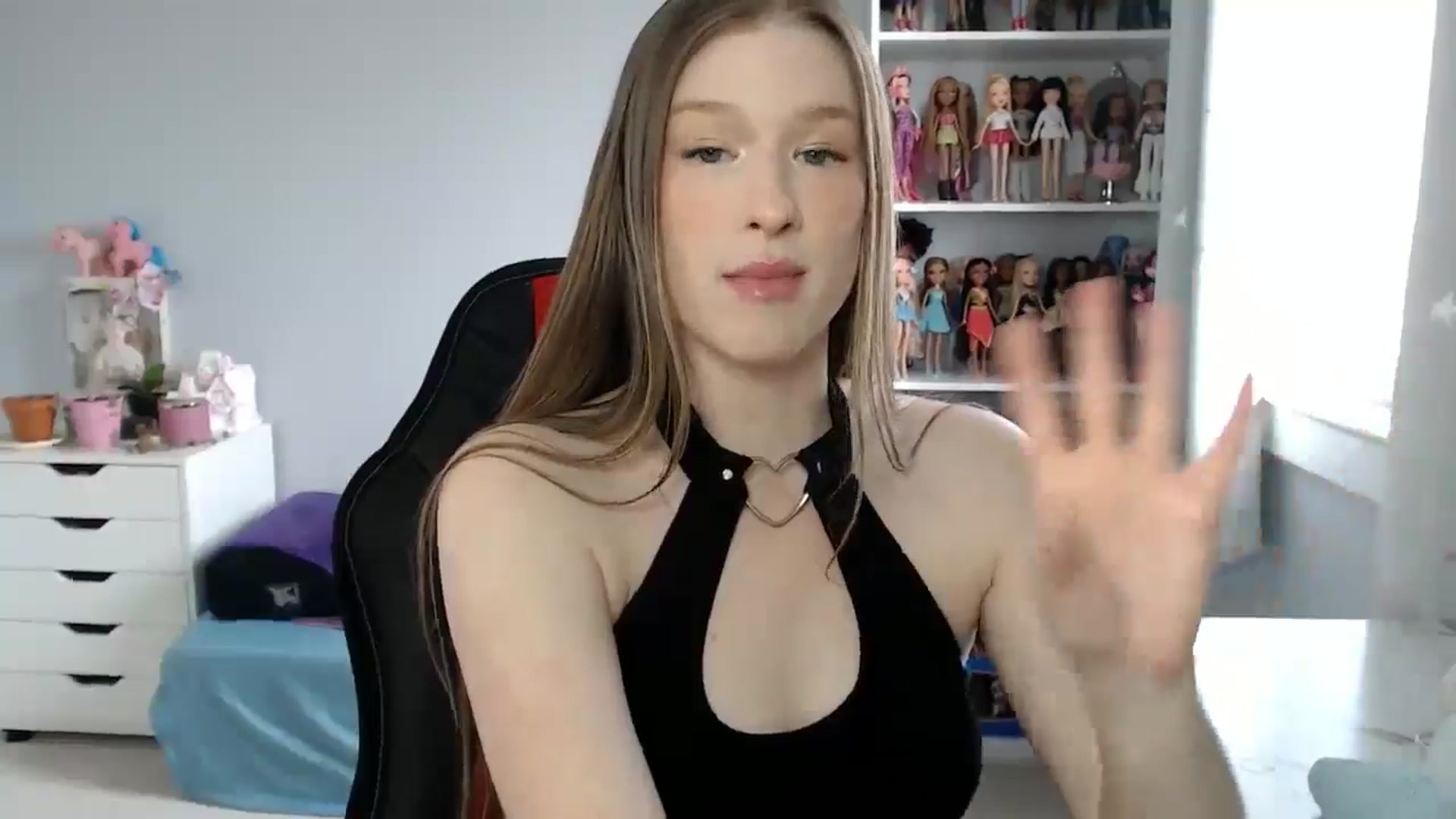 Gallery image thumbnail from GemmaMinx's myfreecams stream on, 05/13/2024, 16:24 image 10 of 20