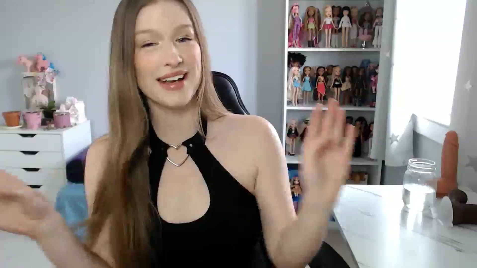 Gallery image thumbnail from GemmaMinx's myfreecams stream on, 05/13/2024, 18:25 image 9 of 20
