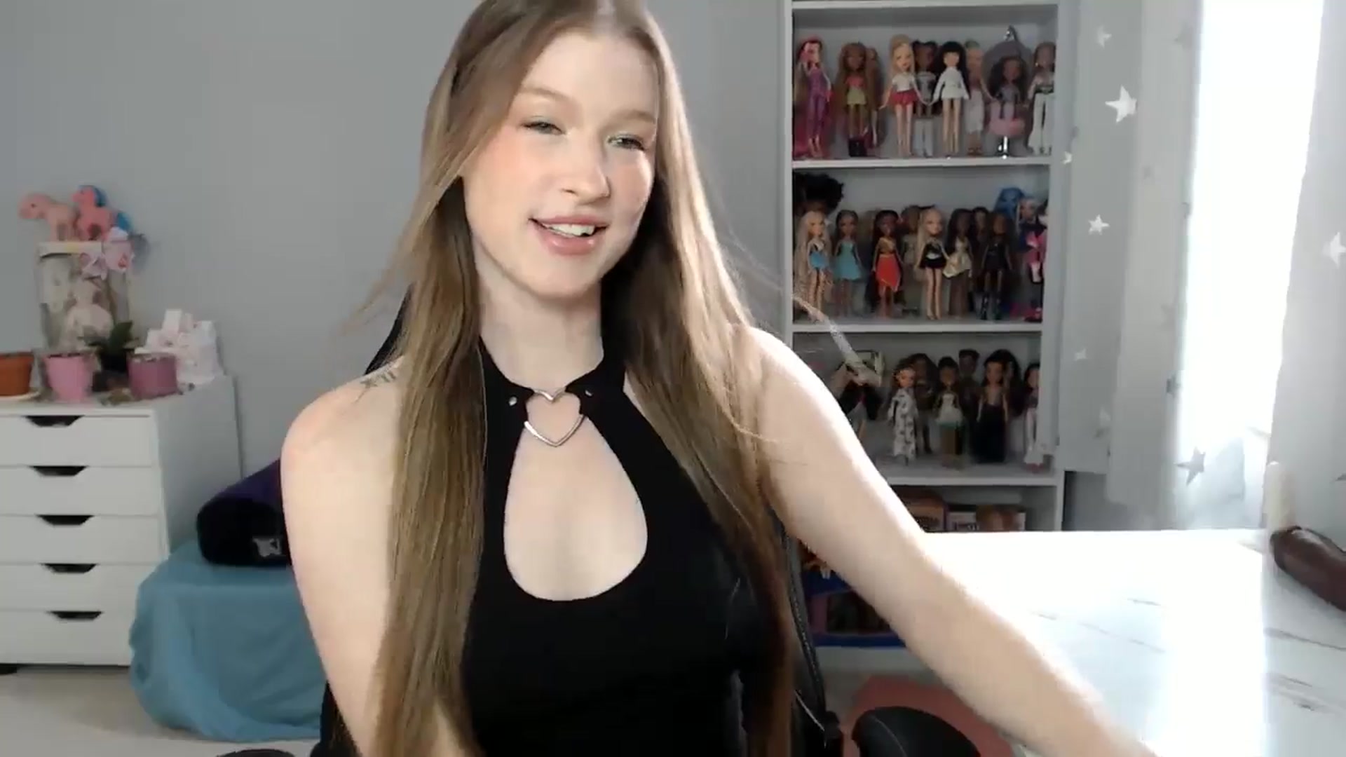 Gallery image thumbnail from GemmaMinx's myfreecams stream on, 05/13/2024, 20:20 image 20 of 20