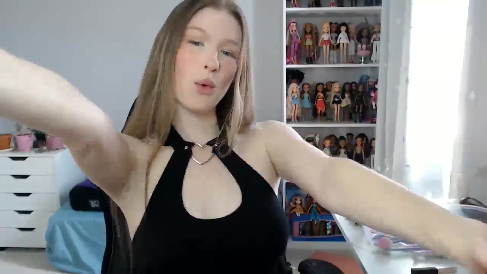 Gallery image thumbnail from GemmaMinx's myfreecams stream on, 05/13/2024, 20:20 image 5 of 20