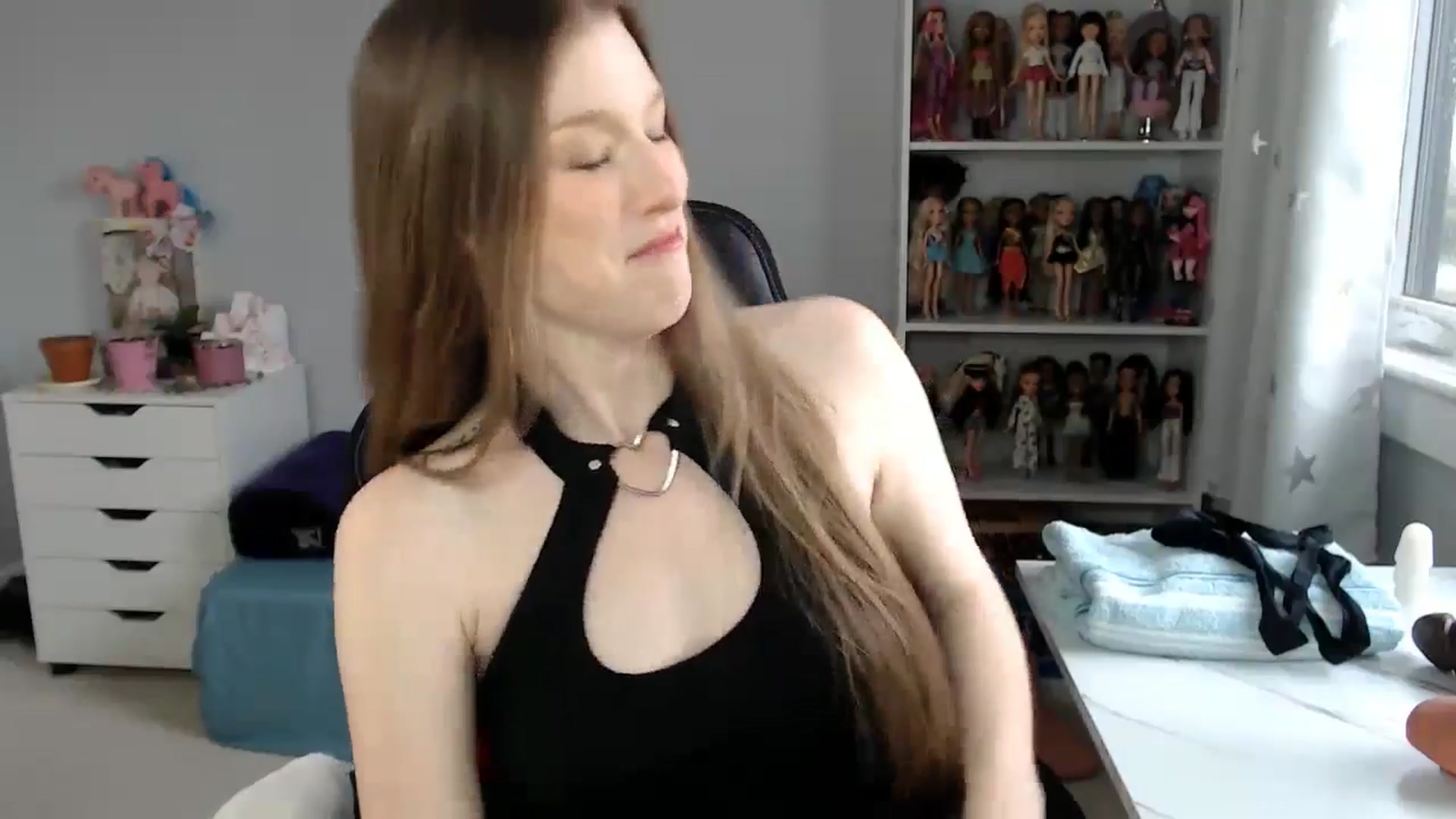 Gallery image thumbnail from GemmaMinx's myfreecams stream on, 05/13/2024, 22:41 image 10 of 20