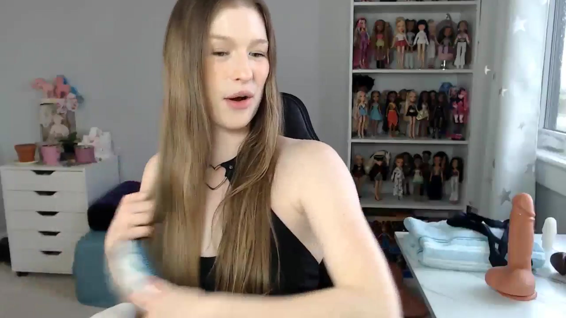 Gallery image thumbnail from GemmaMinx's myfreecams stream on, 05/13/2024, 22:41 image 6 of 20