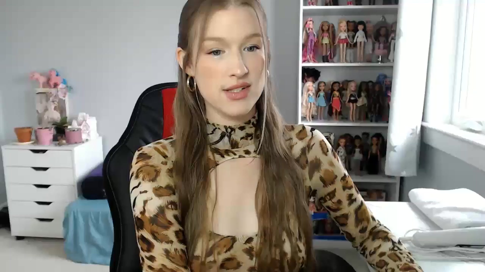 Gallery image thumbnail from GemmaMinx's myfreecams stream on, 05/14/2024, 17:17 image 1 of 20