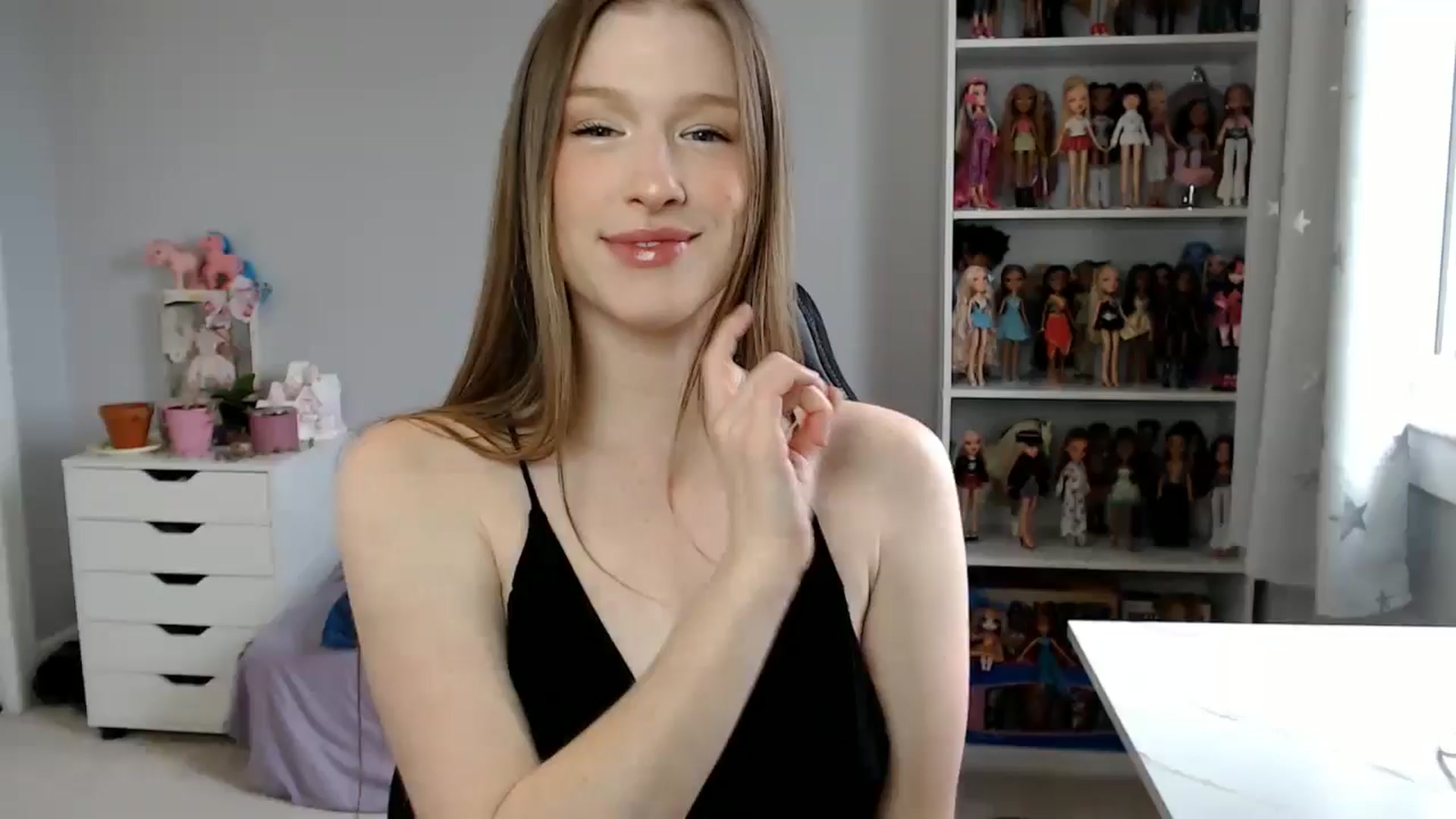 Gallery image thumbnail from GemmaMinx's myfreecams stream on, 05/27/2024, 16:43 image 1 of 20