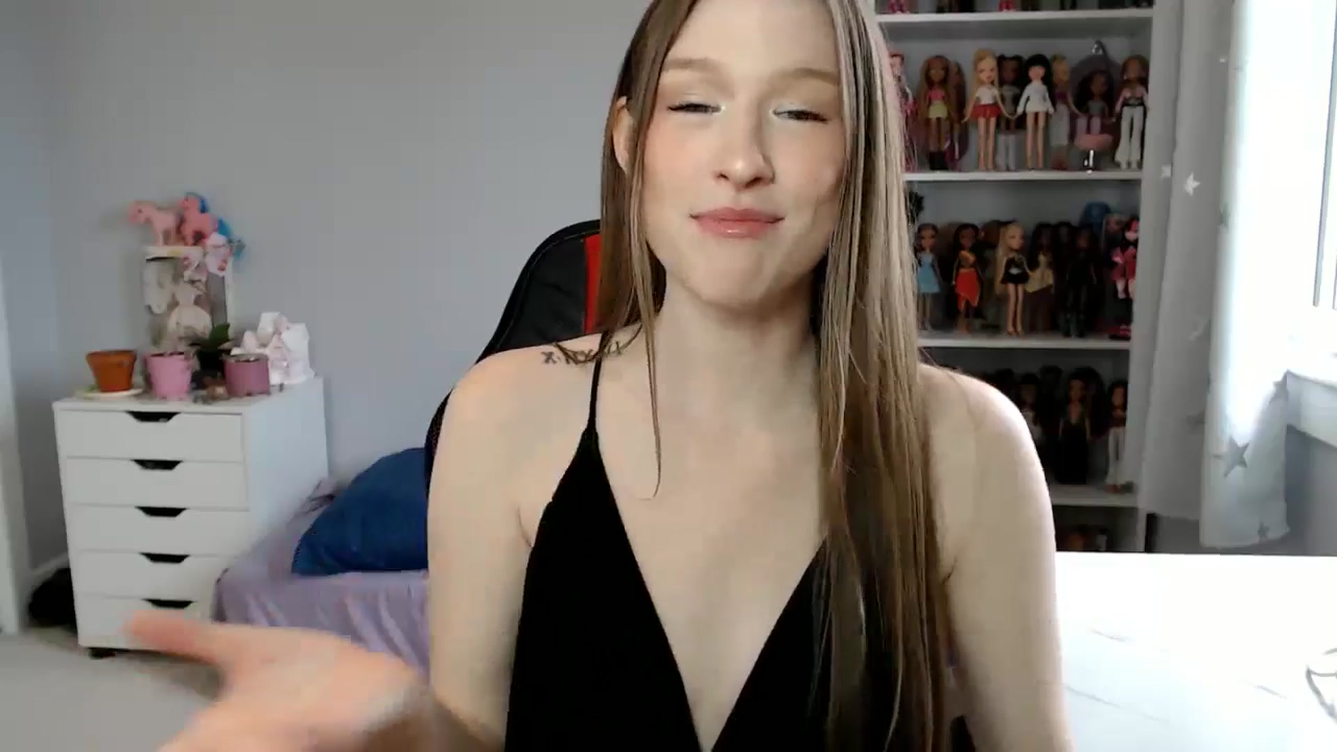 Gallery image thumbnail from GemmaMinx's myfreecams stream on, 05/27/2024, 16:43 image 14 of 20