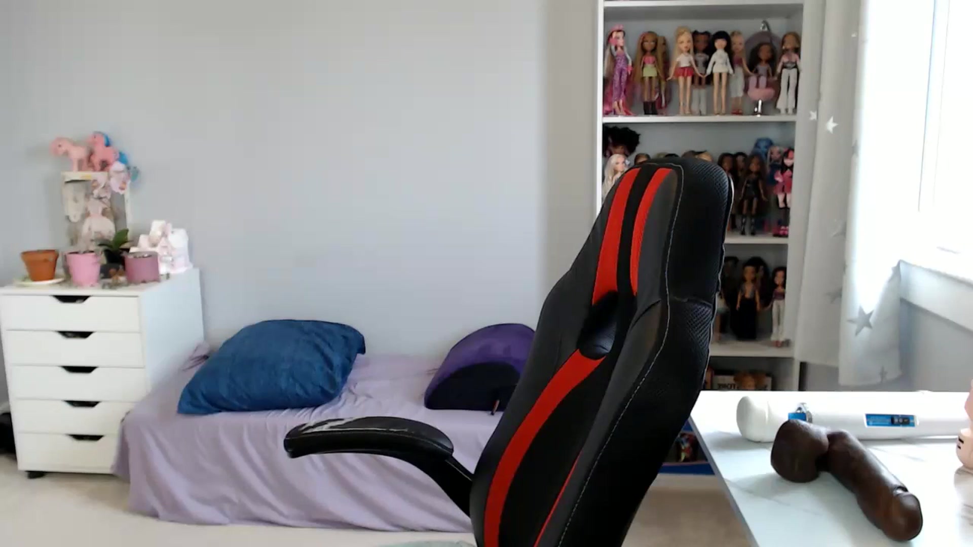 Gallery image thumbnail from GemmaMinx's myfreecams stream on, 05/27/2024, 17:37 image 14 of 20