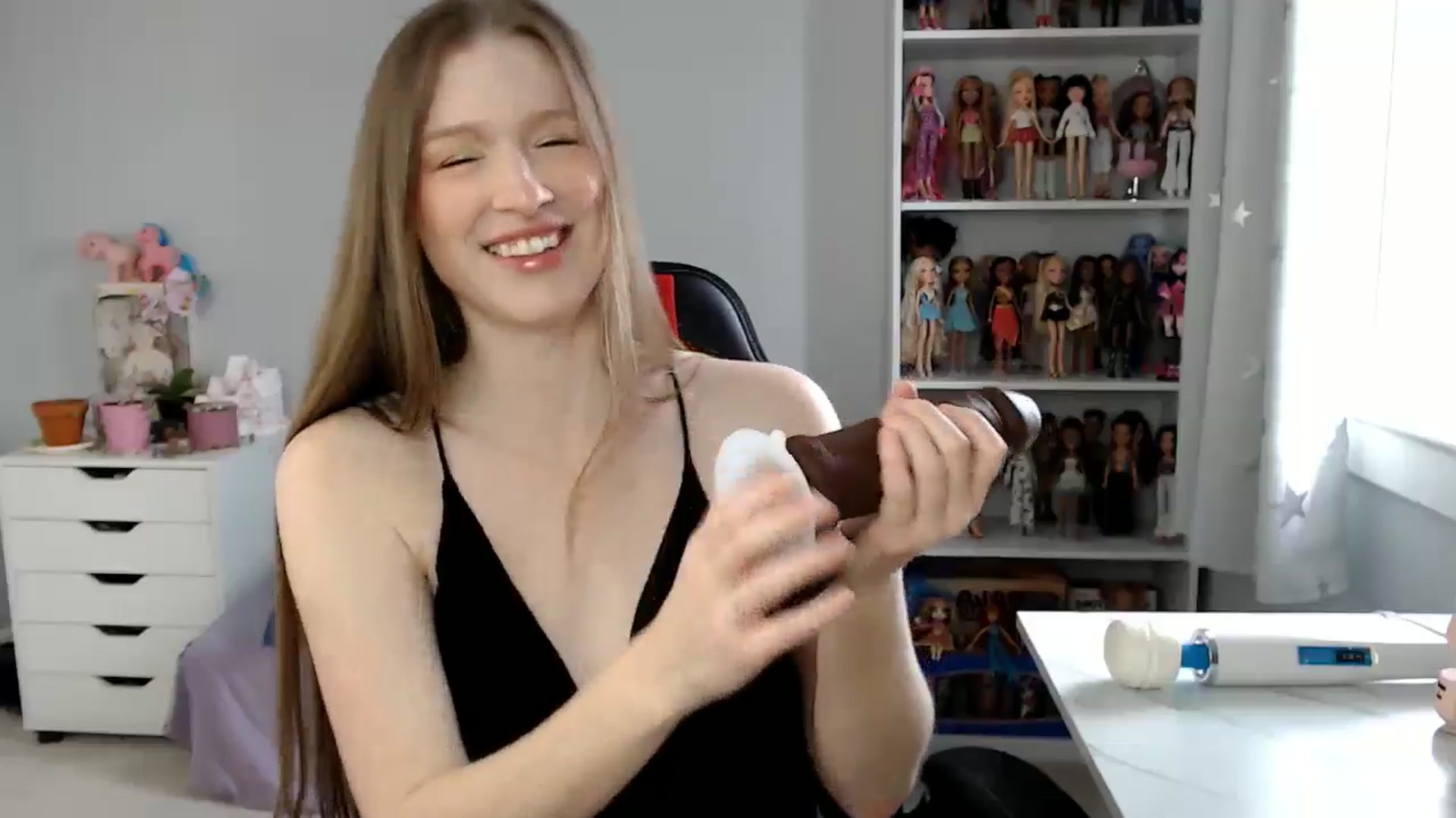 Gallery image thumbnail from GemmaMinx's myfreecams stream on, 05/27/2024, 17:37 image 17 of 20
