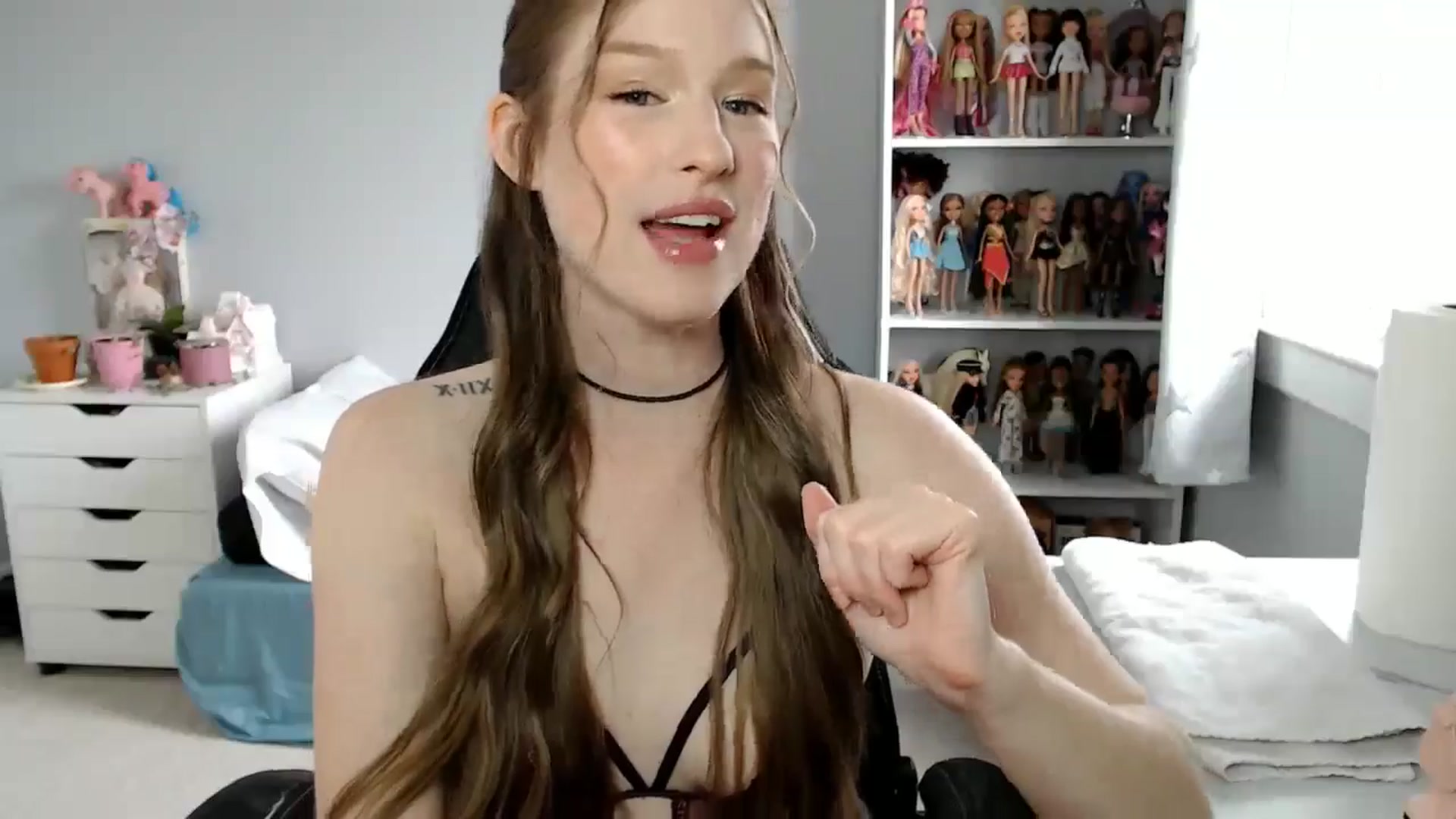 Gallery image thumbnail from GemmaMinx's myfreecams stream on, 06/11/2024, 18:44 image 7 of 20