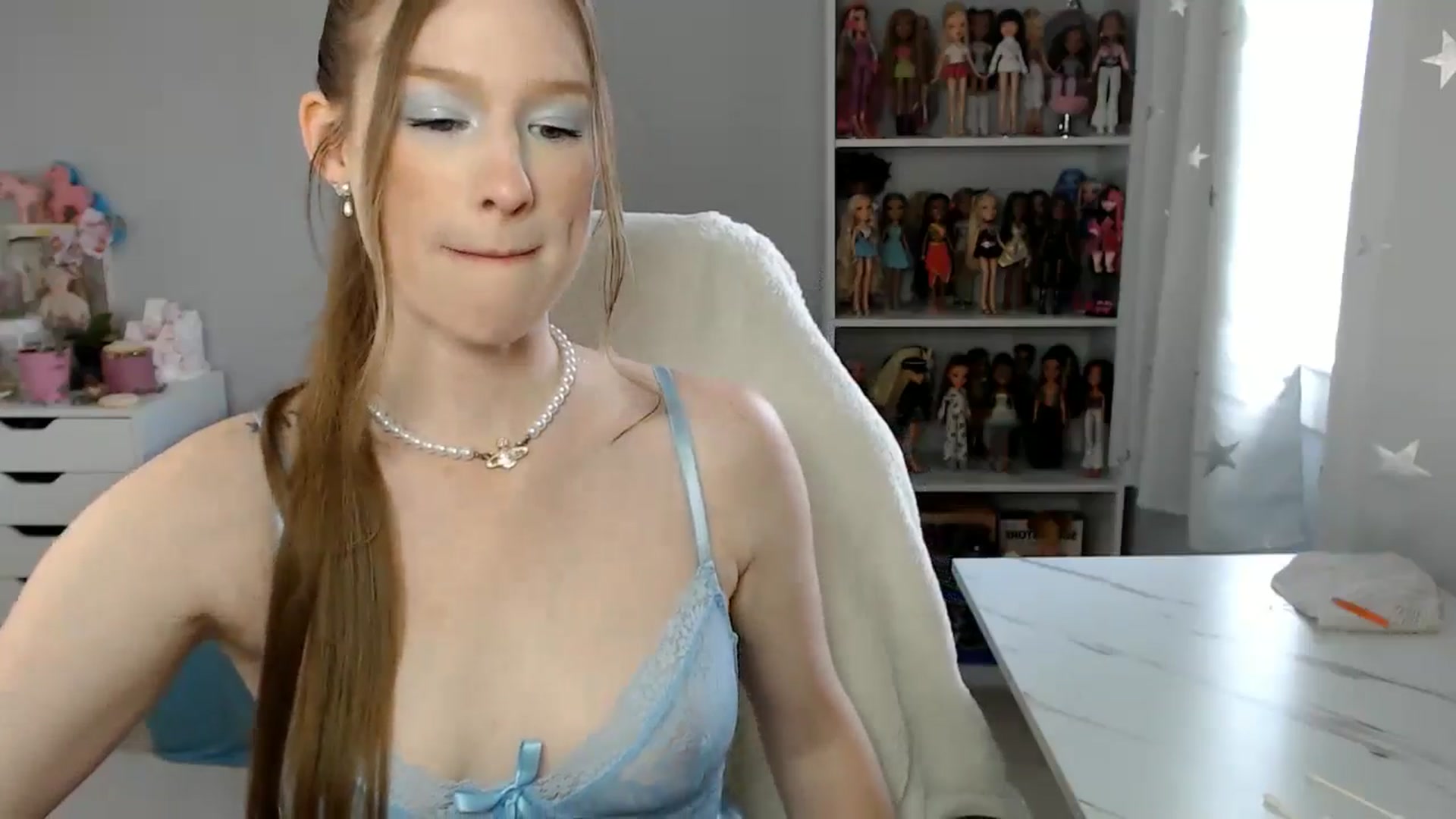 Gallery image thumbnail from GemmaMinx's myfreecams stream on, 06/24/2024, 18:09 image 10 of 20