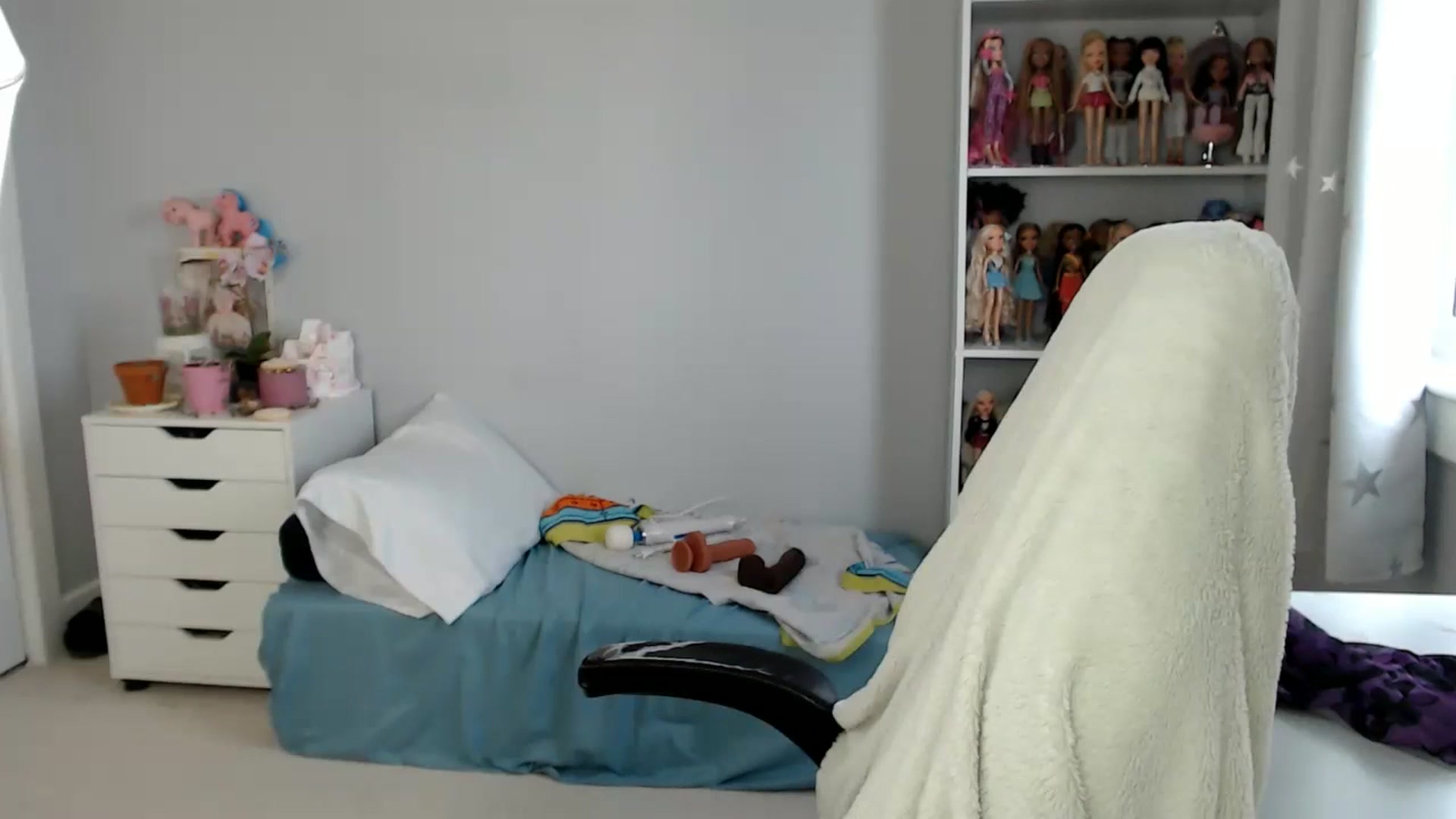 Gallery image thumbnail from GemmaMinx's myfreecams stream on, 06/29/2024, 20:30 image 11 of 20