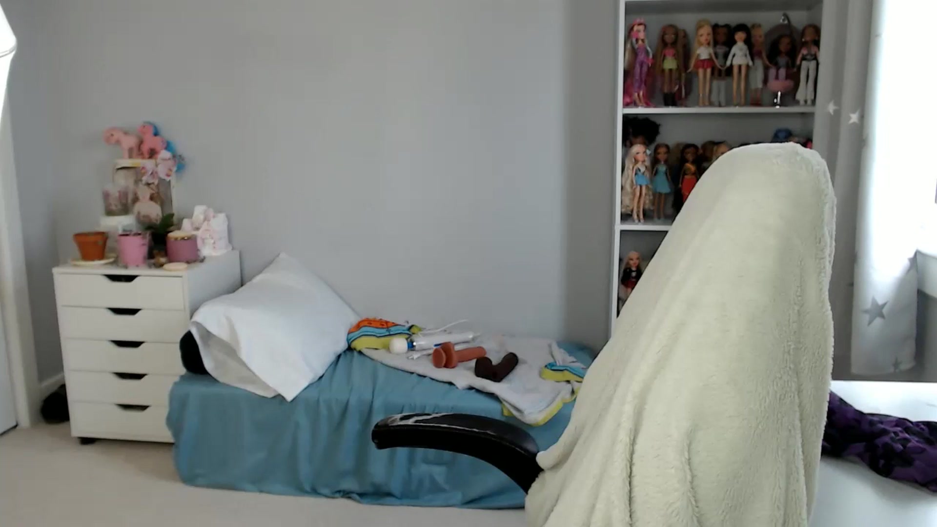 Gallery image thumbnail from GemmaMinx's myfreecams stream on, 06/29/2024, 20:30 image 6 of 20