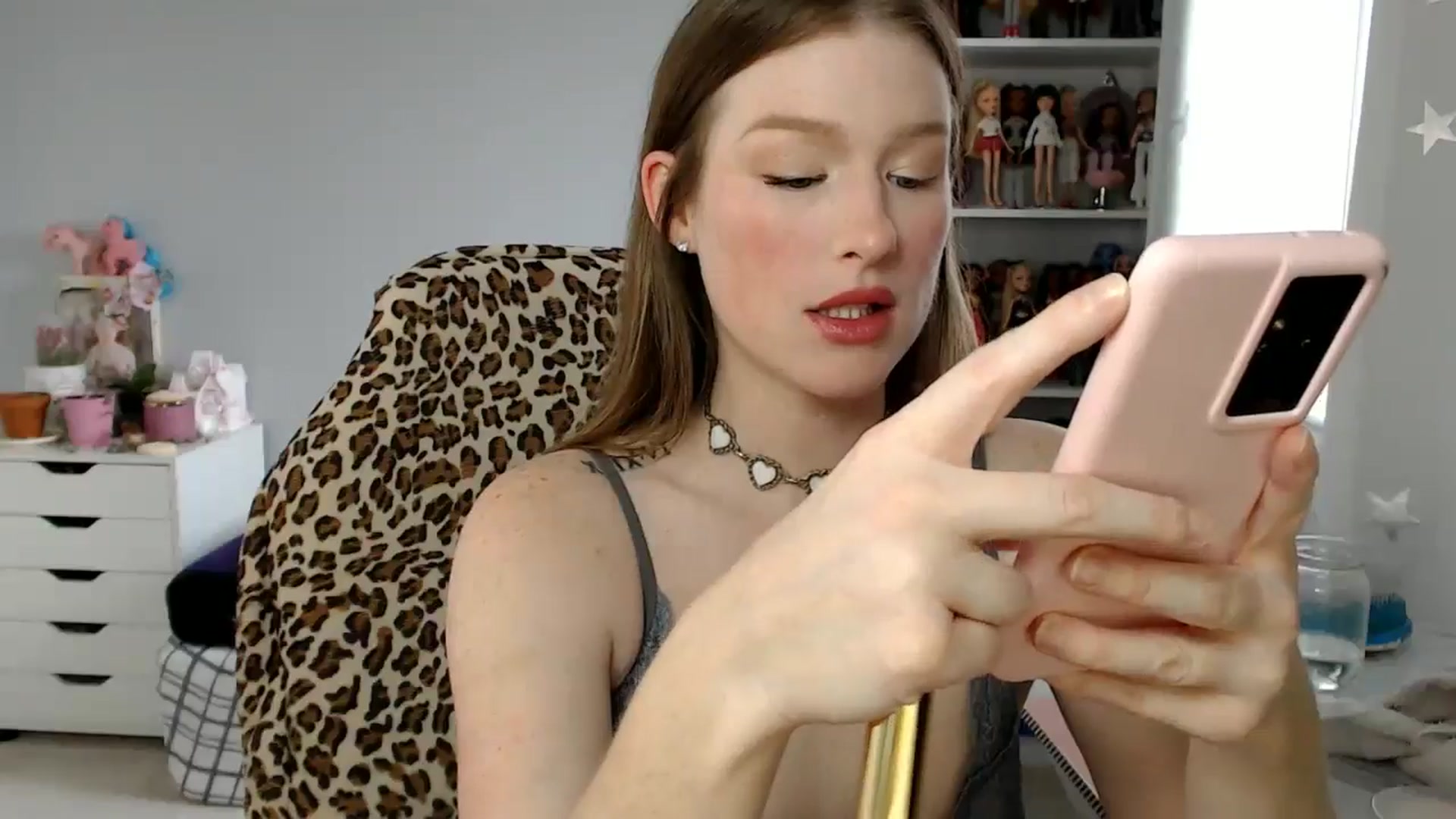 Gallery image thumbnail from GemmaMinx's myfreecams stream on, 08/09/2024, 21:47 image 6 of 20
