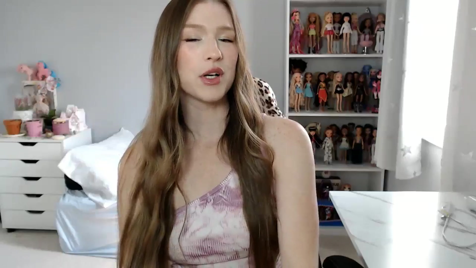 Gallery image thumbnail from GemmaMinx's myfreecams stream on, 08/15/2024, 19:41 image 19 of 20