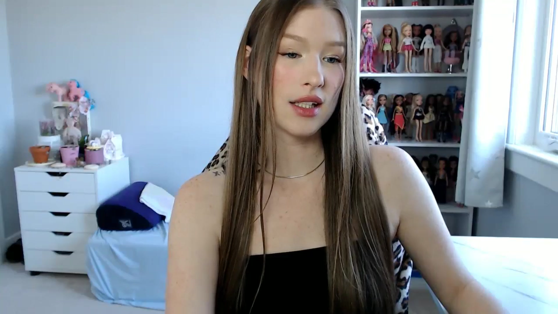 Gallery image thumbnail from GemmaMinx's myfreecams stream on, 08/29/2024, 17:29 image 2 of 20
