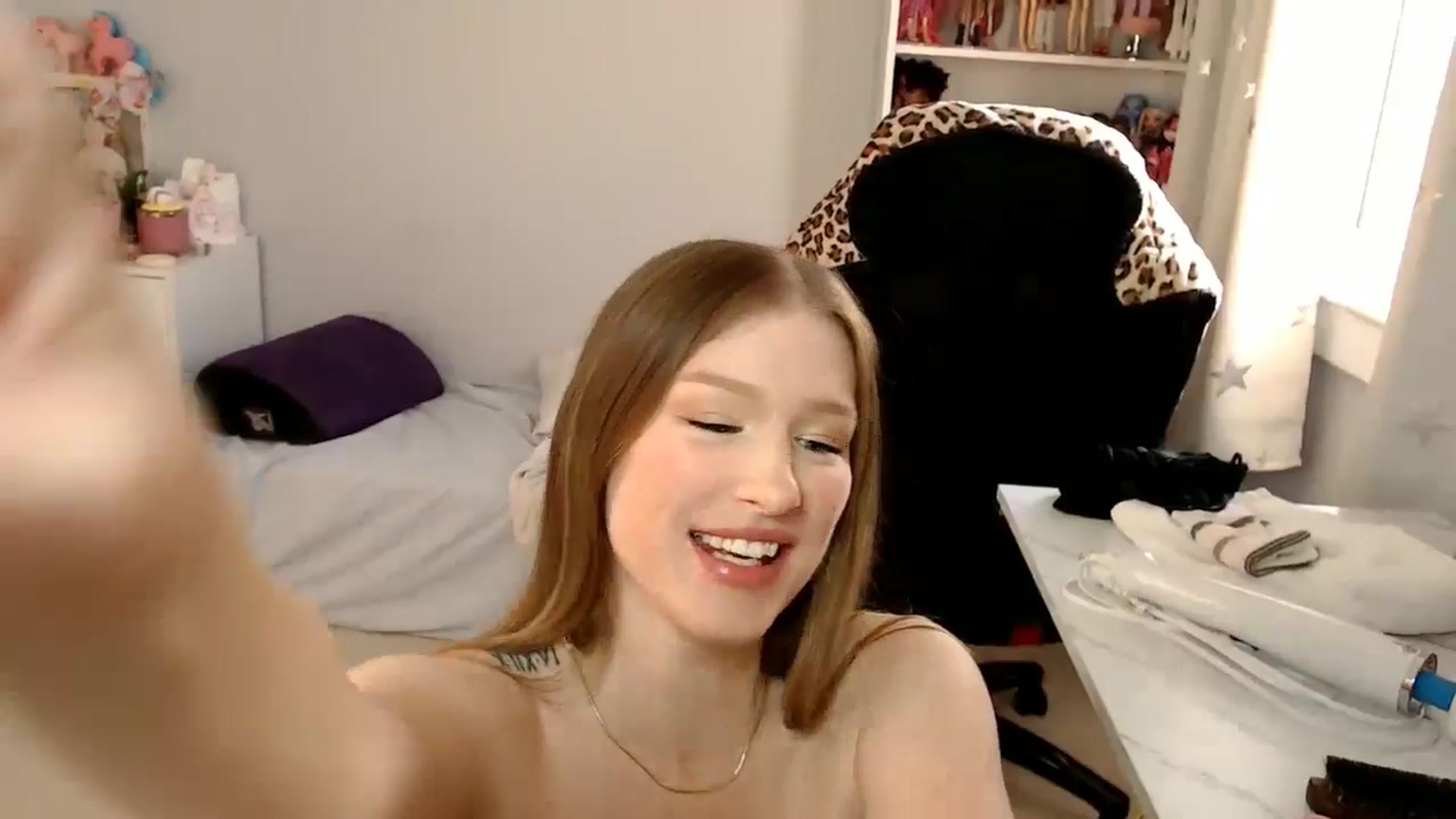 Gallery image thumbnail from GemmaMinx's myfreecams stream on, 08/29/2024, 22:43 image 18 of 20