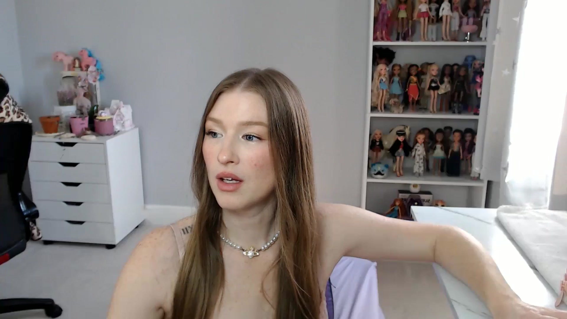 Gallery image thumbnail from GemmaMinx's myfreecams stream on, 09/14/2024, 18:51 image 5 of 20