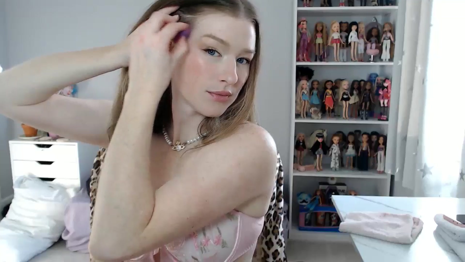 Gallery image thumbnail from GemmaMinx's myfreecams stream on, 09/14/2024, 21:20 image 15 of 20