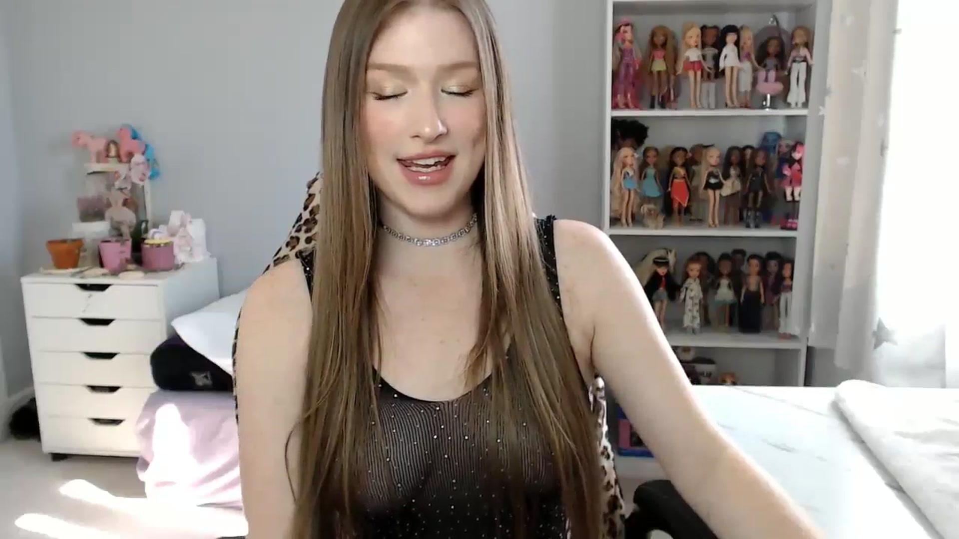 Gallery image thumbnail from GemmaMinx's myfreecams stream on, 09/15/2024, 19:59 image 11 of 20
